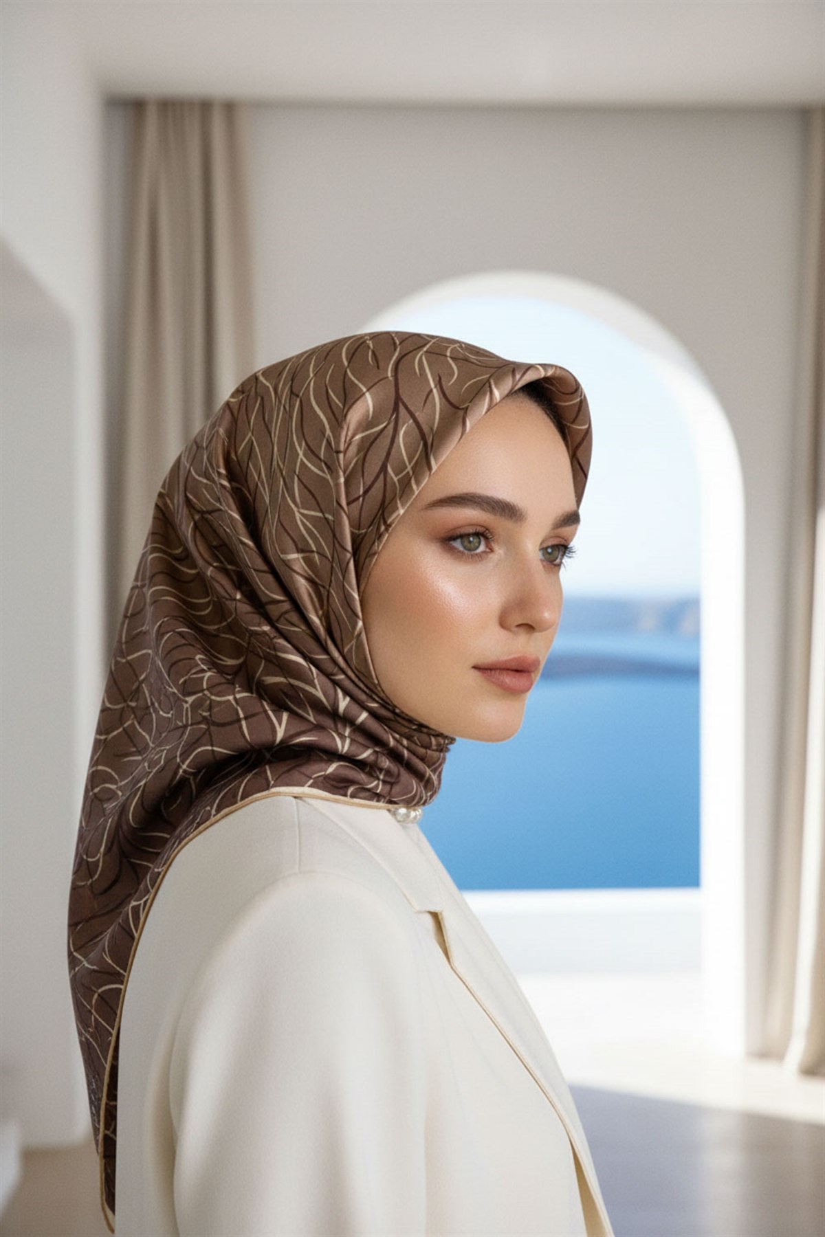 %100 Twill İpek Degrade Desenli Taş Renkli 90x90 Eşarp Dikim Şekli : El Dikişi