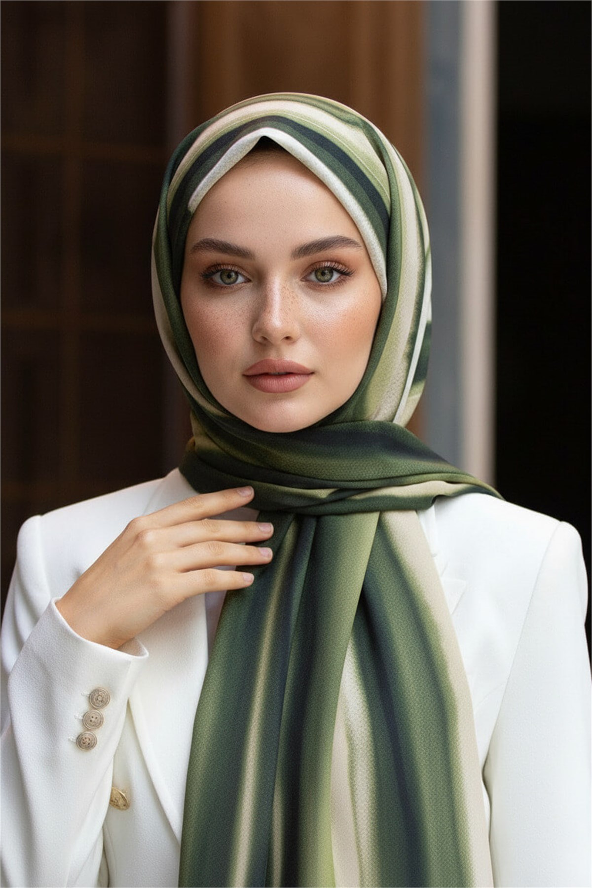 KREP SULU BOYA ÇİZGİLİ DESENLİ ZÜMRÜT YEŞİLİ RENKLİ 75X195 KIRIŞMAZ ŞAL