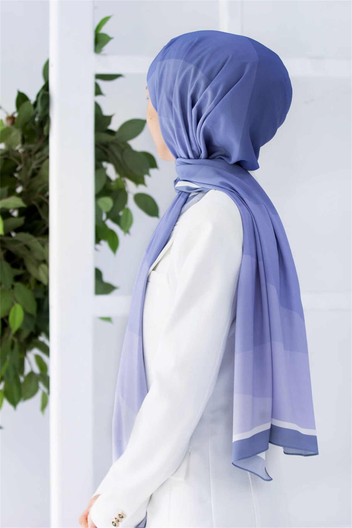LÜKS MEDİNE İPEĞİ GEOMETRİ DESENLİ BEBE MAVİSİ RENKLİ 75X195 KIRIŞMAZ ŞAL MOSS KREP DİKİŞ TİPİ İTALYAN DİKİŞLİ