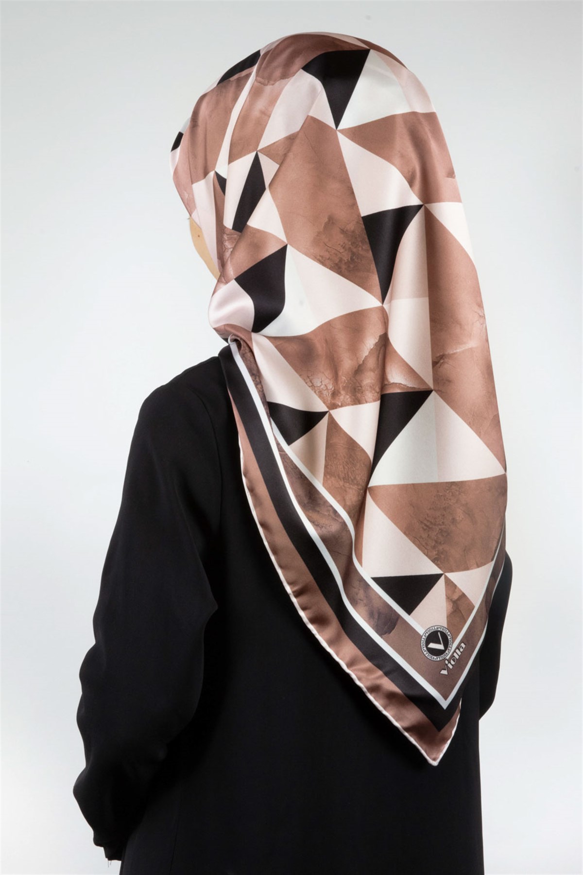 Twill Geometrik Desenli Vizon Renkli 90x90 Eşarp (İpek İçermez) Kenar Dikiş Şekli El Dikişli