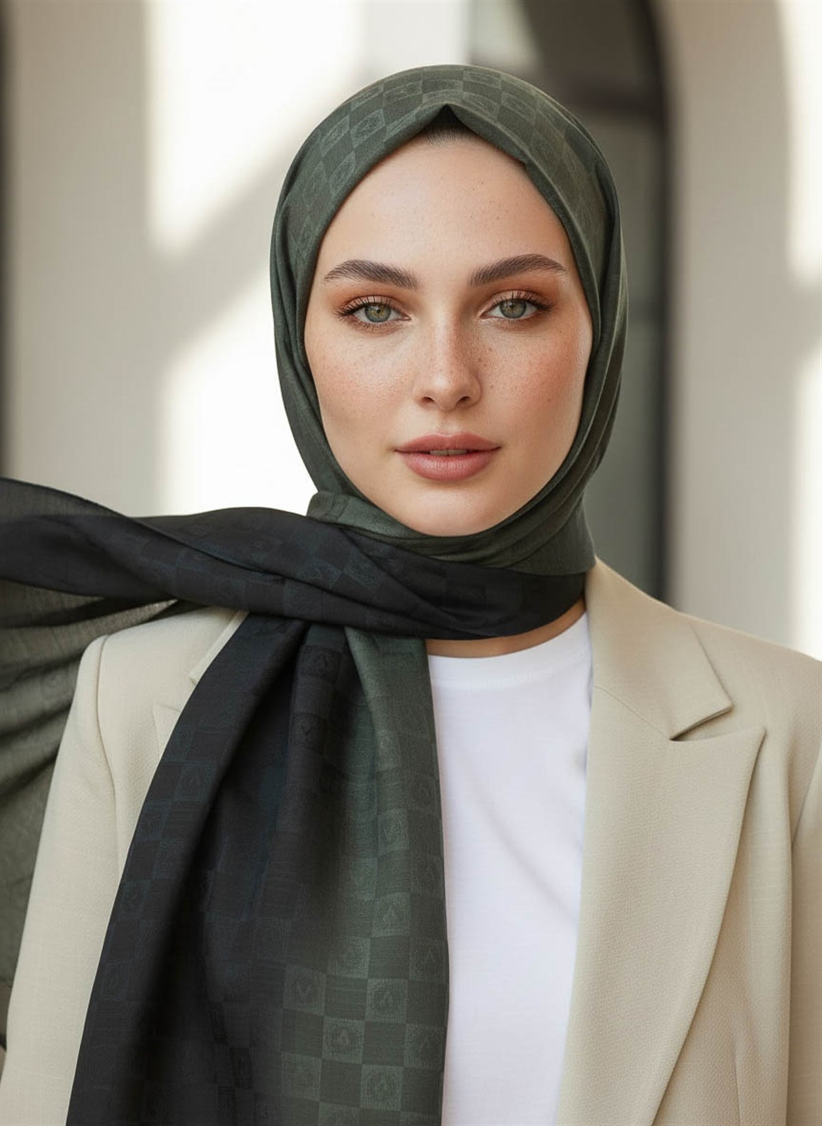 Vissona %57 İPEK %43 PAMUK Degrade Desenli Haki Renkli Şal -  70x190 Dikiş Tipi İtalyan Dikişli