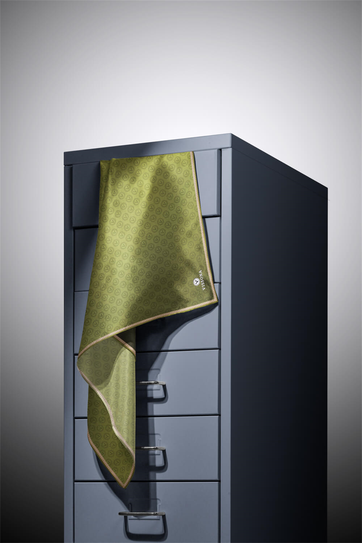 %100 Twill İpek Monogram Desenli Haki  Renkli 90x90 Eşarp Dikim Şekli : El Dikişi