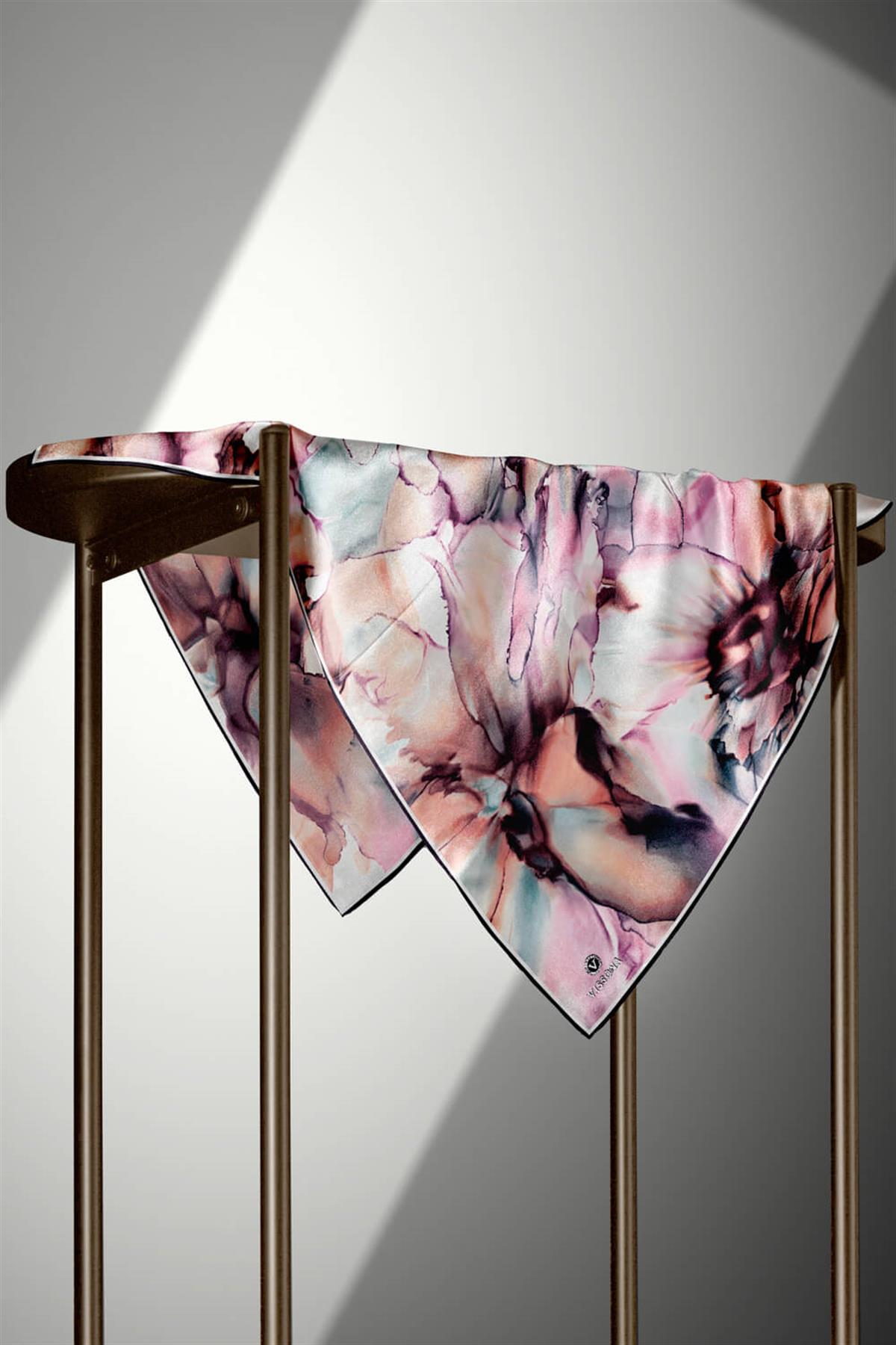 %100 Twill İpek Batik Çiçek Desenli Somon - Lila Renkli 90x90 Eşarp Kenar Dikiş Şekli El Dikişli