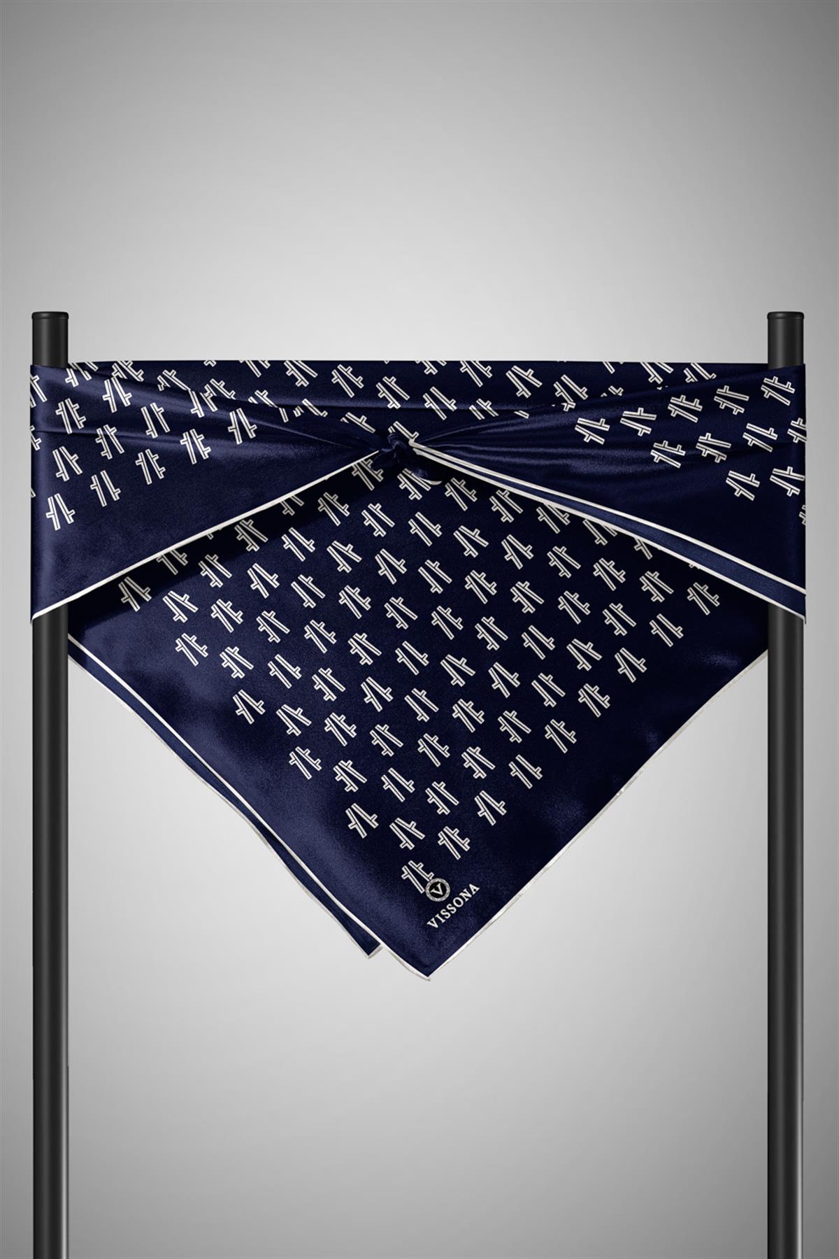 %100 Twill İpek Geometrik Desenli Lacivert - Krem Renkli 90x90 Eşarp Dikim Şekli : El Dikişi