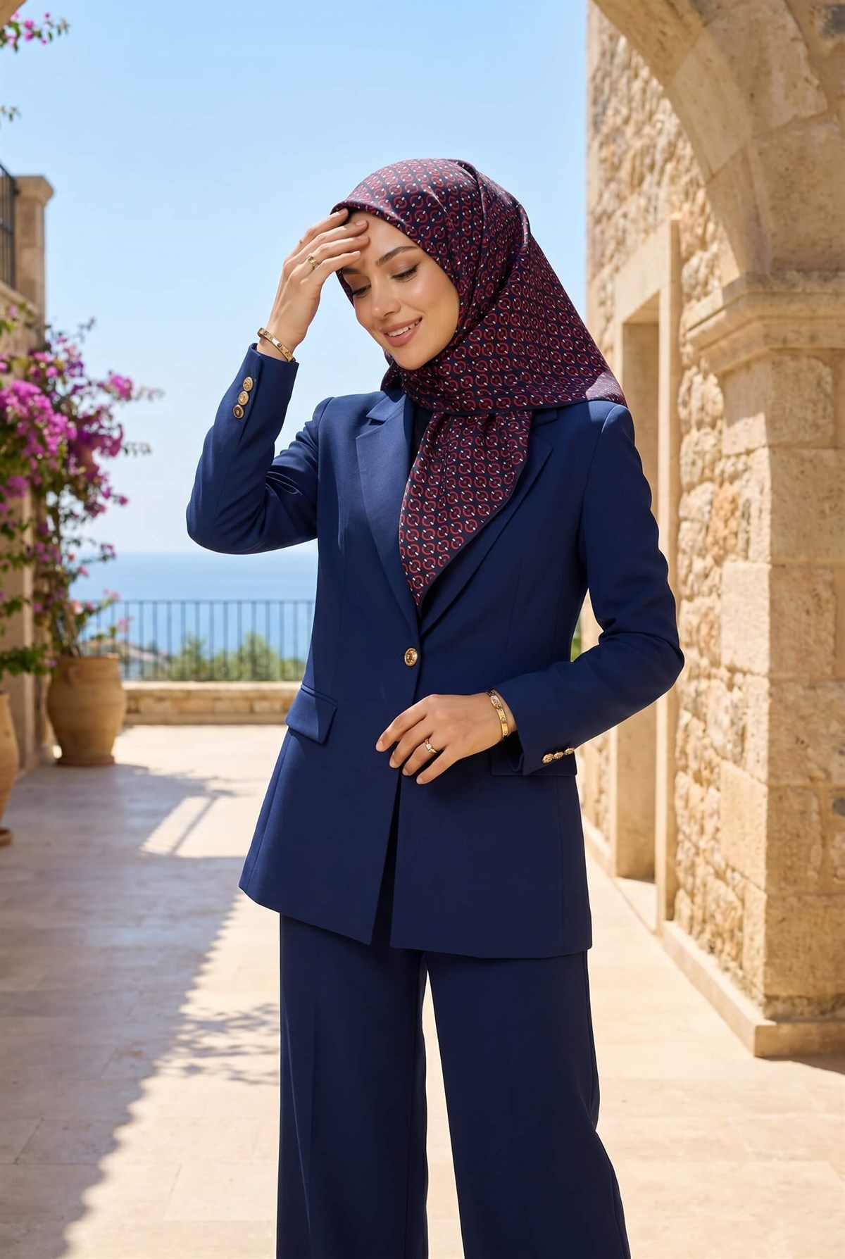 %100 Twill İpek Zincir Desenli Lacivert - Kırmızı Renkli 90x90 Eşarp Kenar Dikiş Şekli El Dikişli