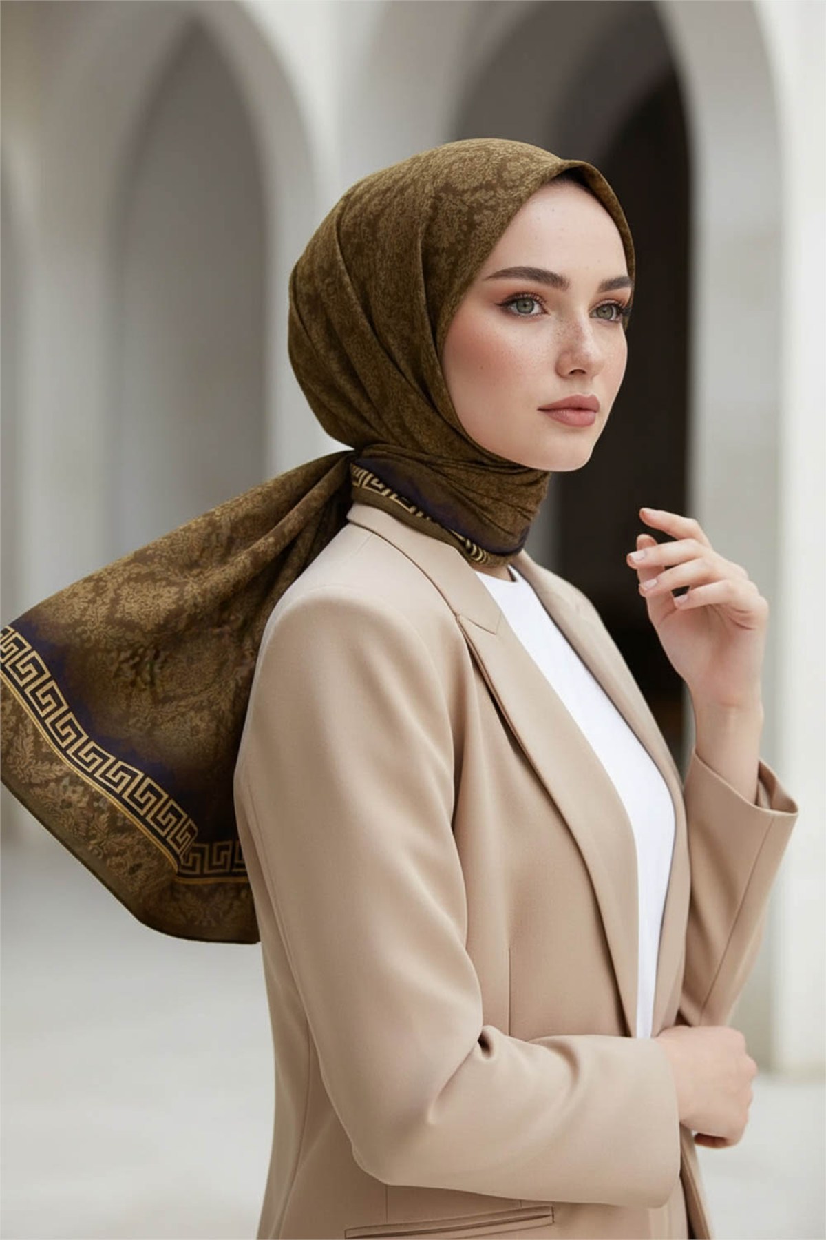 KREP GOLD DETAYLI BAROK DESENLİ KAHVERENGİ RENKLİ 75X195 KIRIŞMAZ ŞAL