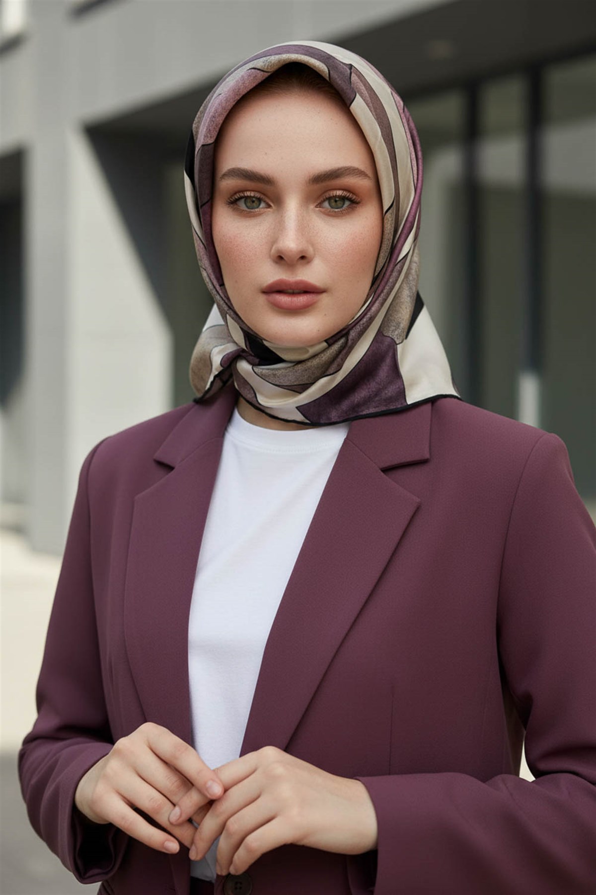 %100 Twill İpek Geometrik Desenli Pudra - Somon Renkli 90x90 Eşarp Dikim Şekli : El Dikişi