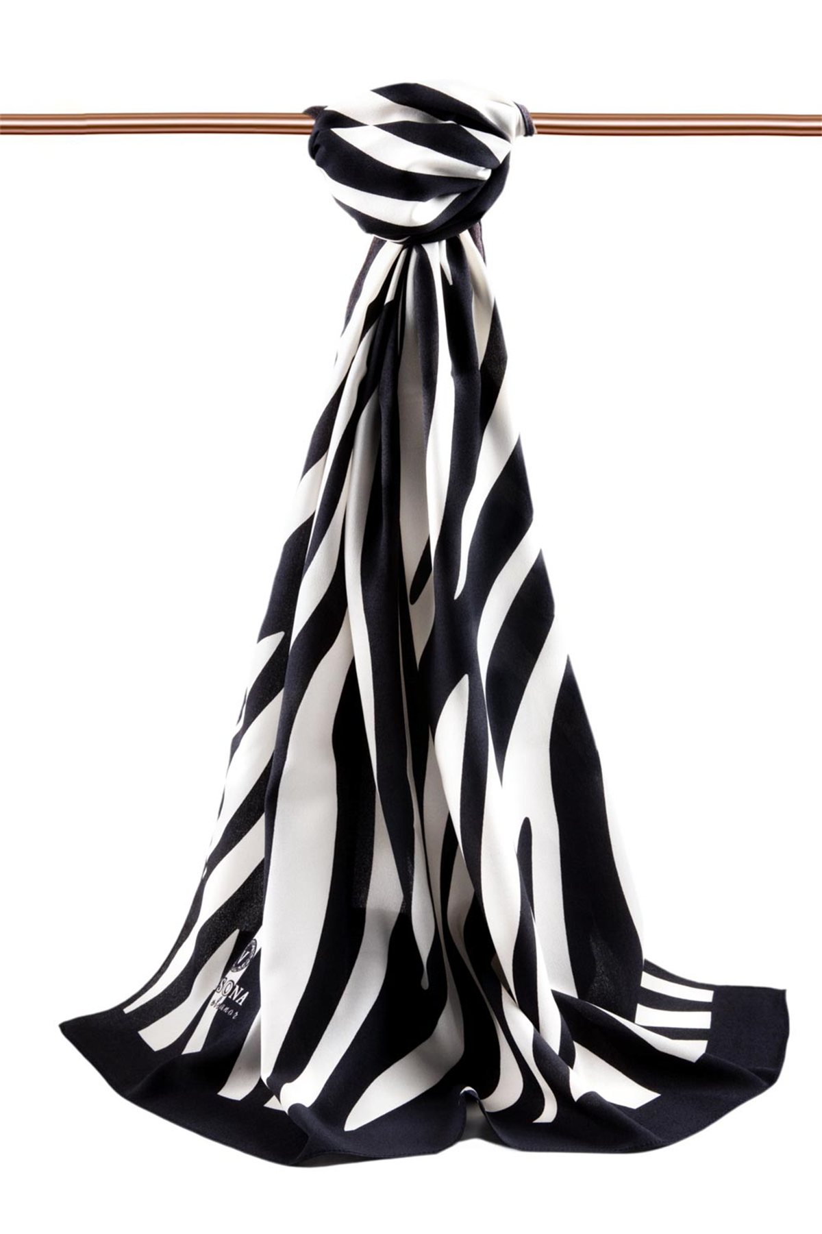 LÜKS MEDİNE İPEĞİ ZEBRA DESENLİ SİYAH - BEYAZ RENKLİ 75X195 KIRIŞMAZ ŞAL MOSS KREP DİKİŞ TİPİ İTALYAN DİKİŞLİ