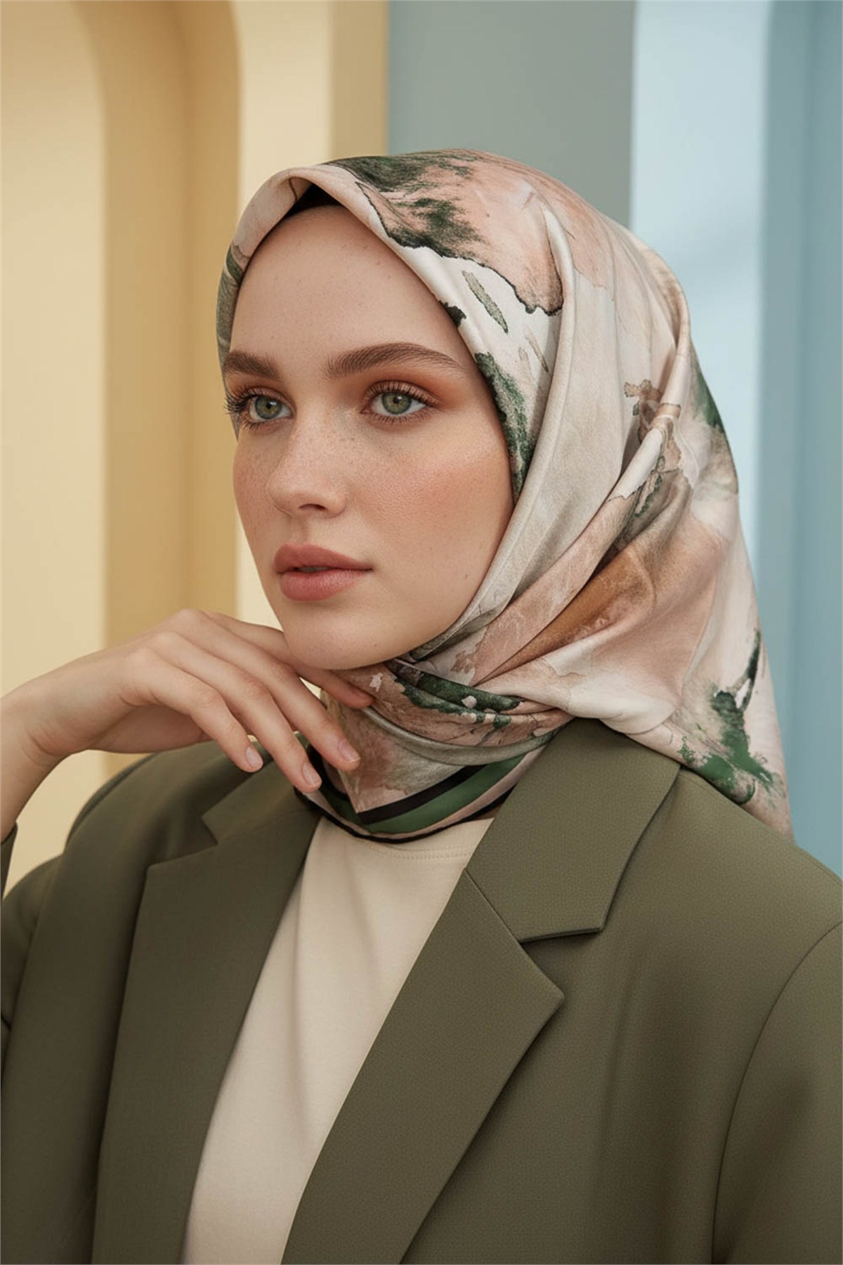 Rayon Sulu Boya Çiçek Desenli Koyu Mint Yeşili Renkli 90x90 Dikim Şekli : El Dikişi Eşarp (İpek İçermez)