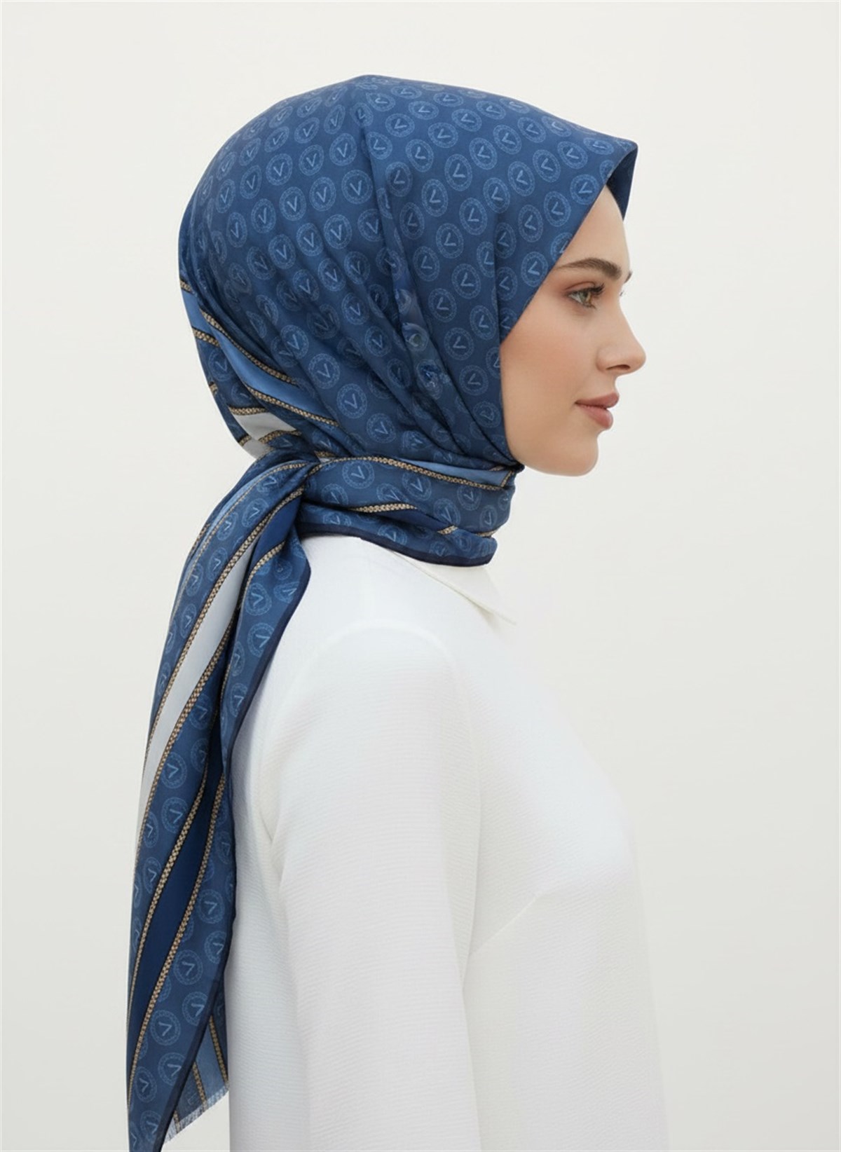 %100 İpek Monogram Desenli Bebe Mavisi - Lacivert Renkli 92x210 Şal