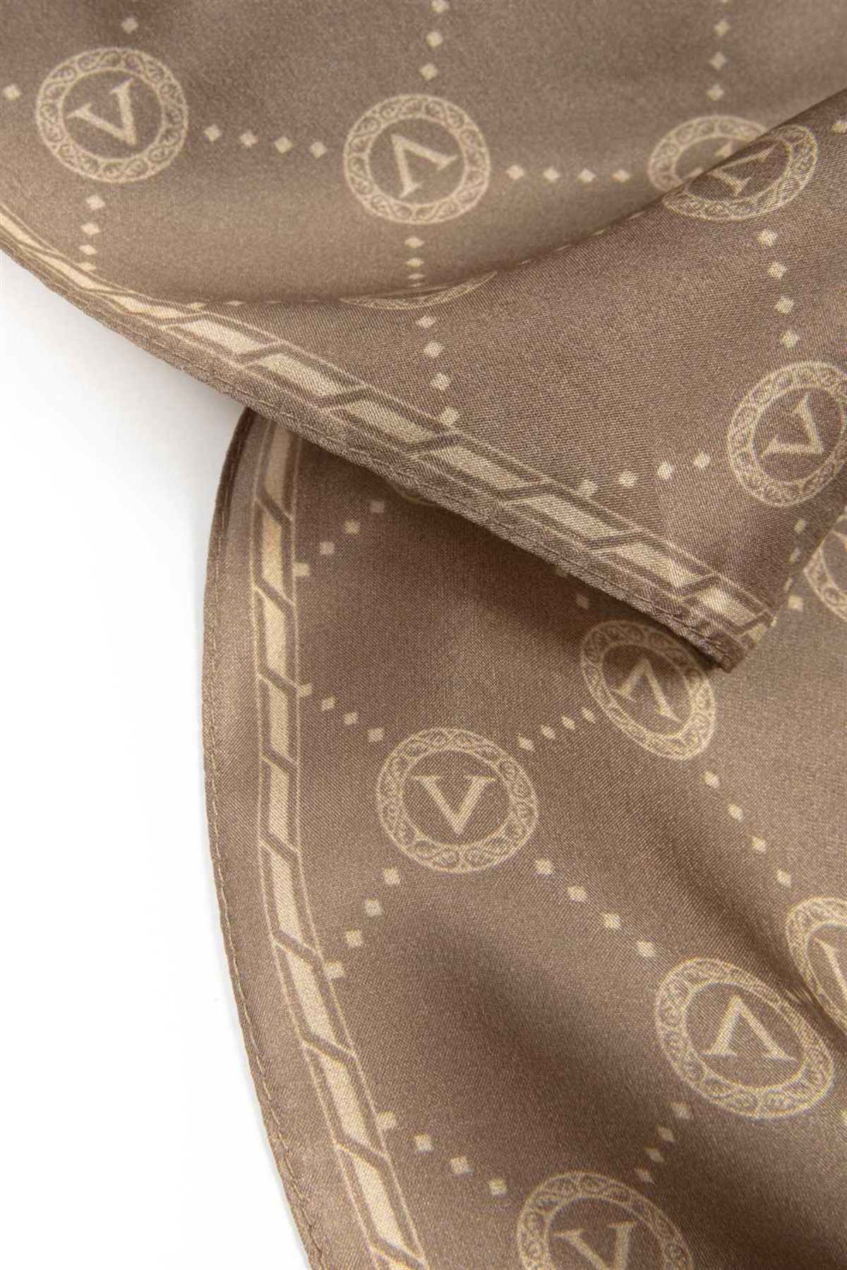 % 100 İpek V Logo Desenli Sütlü Kahve Renkli 90x210 Şal