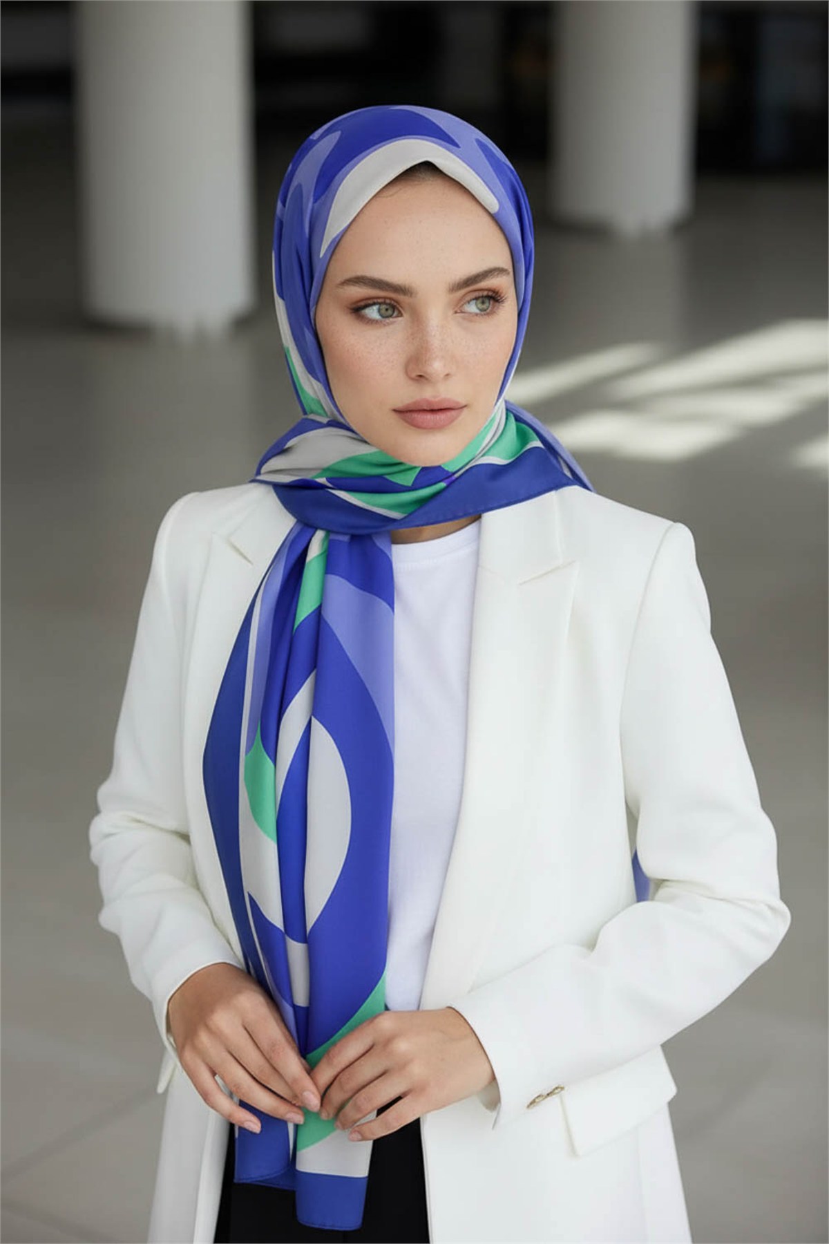 KREP GEOMETRİK DESENLİ İNDİGO RENKLİ 75X195 KIRIŞMAZ ŞAL