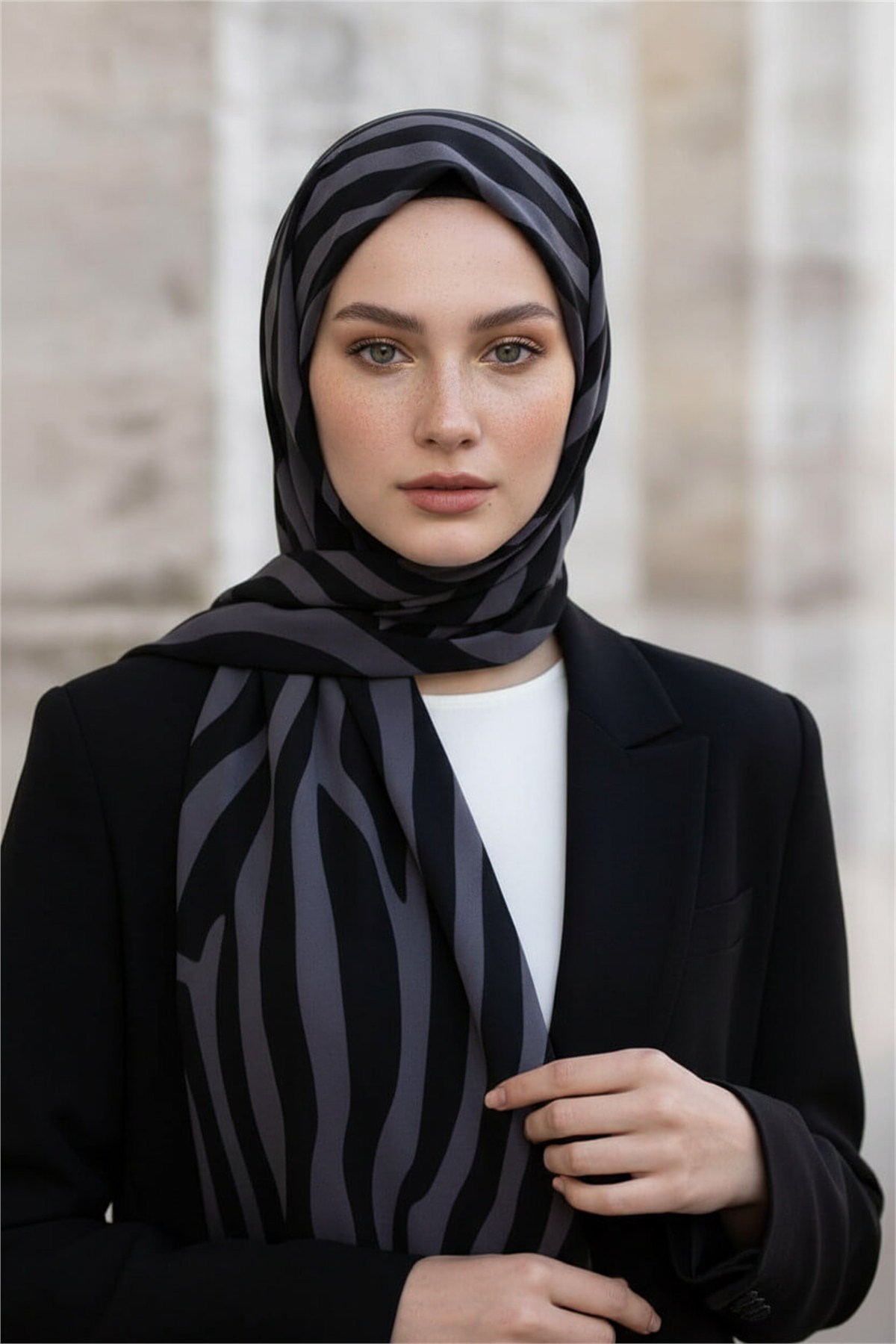 Kırışmaz Krep Şal Zebra Desenli Siyah Füme 75x190 cm – Kolay Şekil Alan