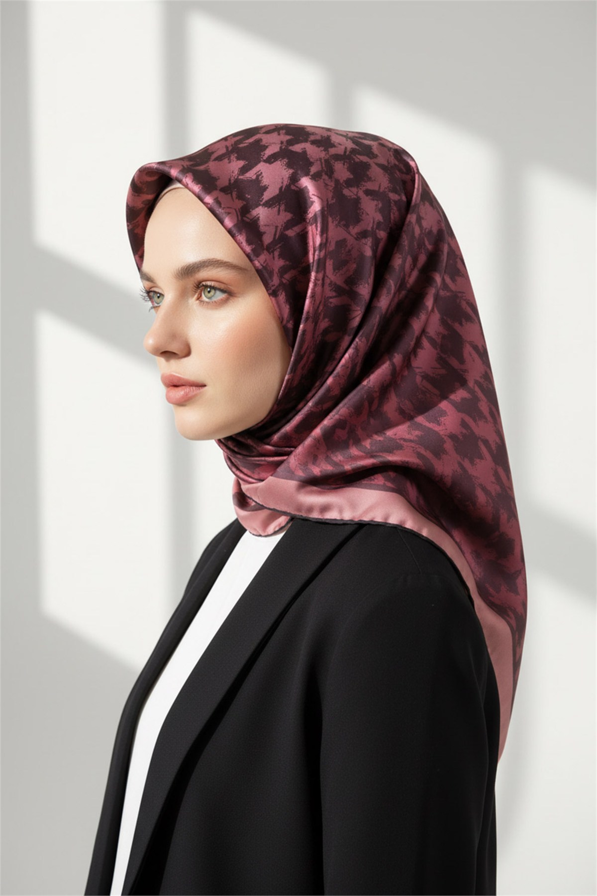 Twill Kazayağı Desenli Pudra Renkli 90x90 Eşarp (İpek İçermez) Kenar Dikiş Şekli El Dikişli