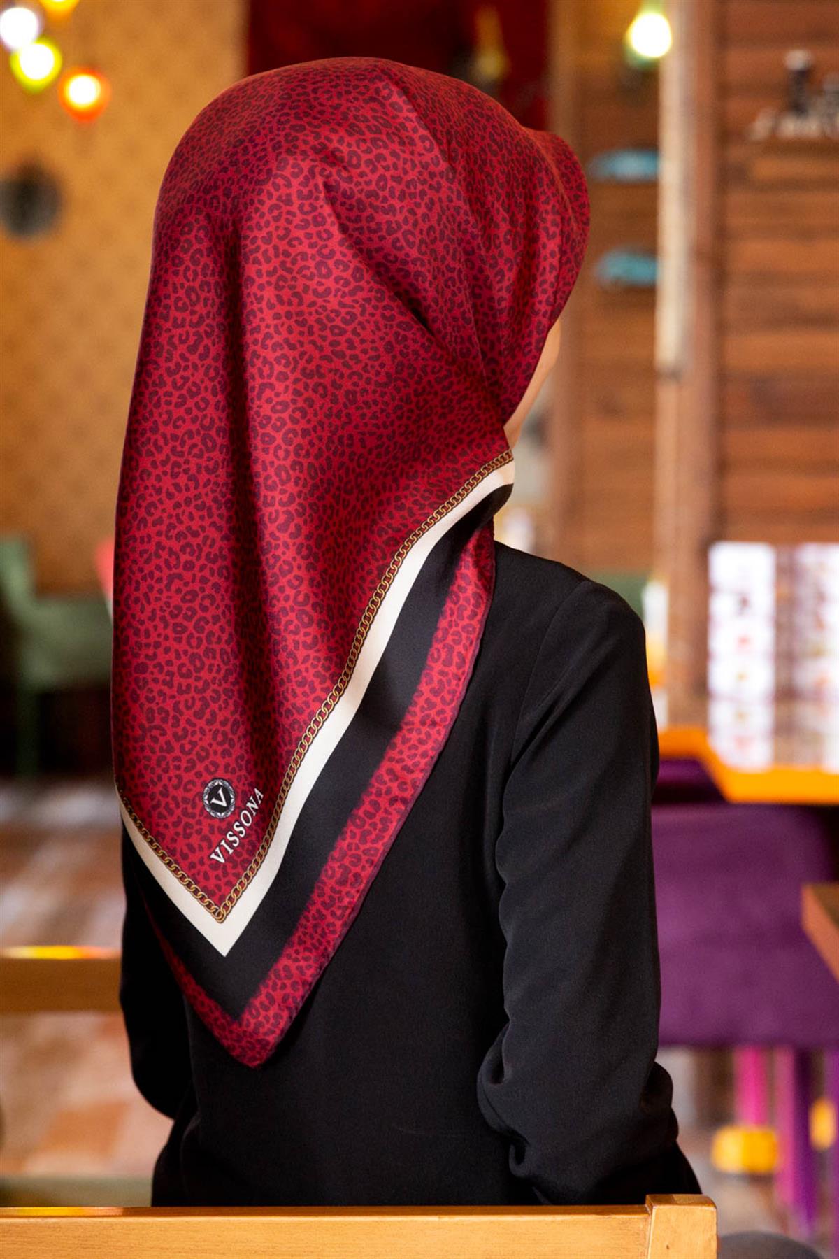 %100 Twill İpek Leopar Desenli Bordo Renkli 90x90 Eşarp Dikim Şekli : El Dikişi