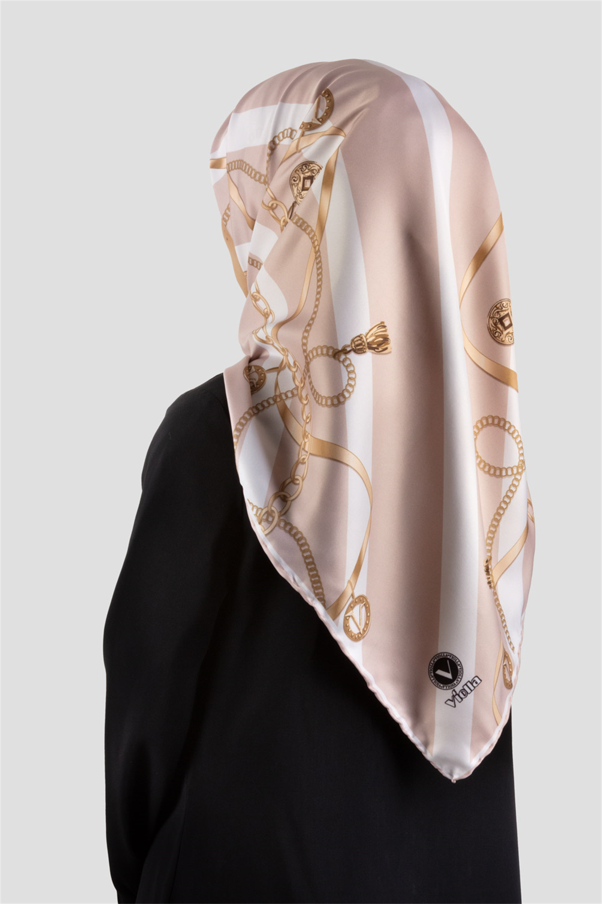 Twill Çizgili Kemer ve Zinci Desenli Bej Renkli 90x90 Eşarp (İpek İçermez) Kenar Dikiş Şekli El Dikişli