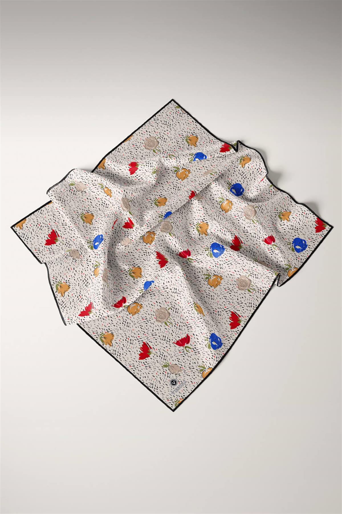 %100 Twill İpek Çıtır Çiçek Desenli Gold - Krem Renkli 90x90 Eşarp Dikim Şekli : El Dikişi