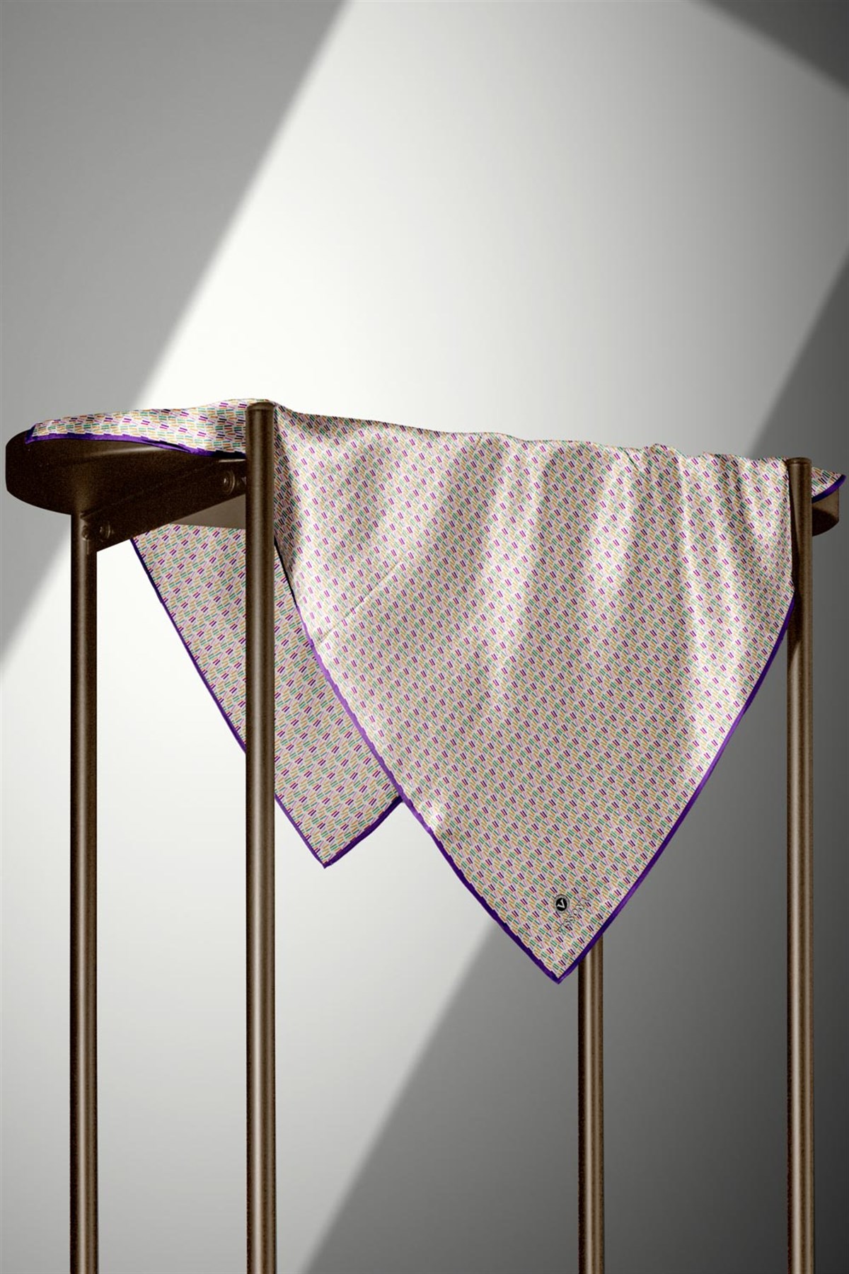 %100 Twill İpek Çizgi Desenli Mor Renkli 90x90 Eşarp Dikim Şekli : El Dikişi