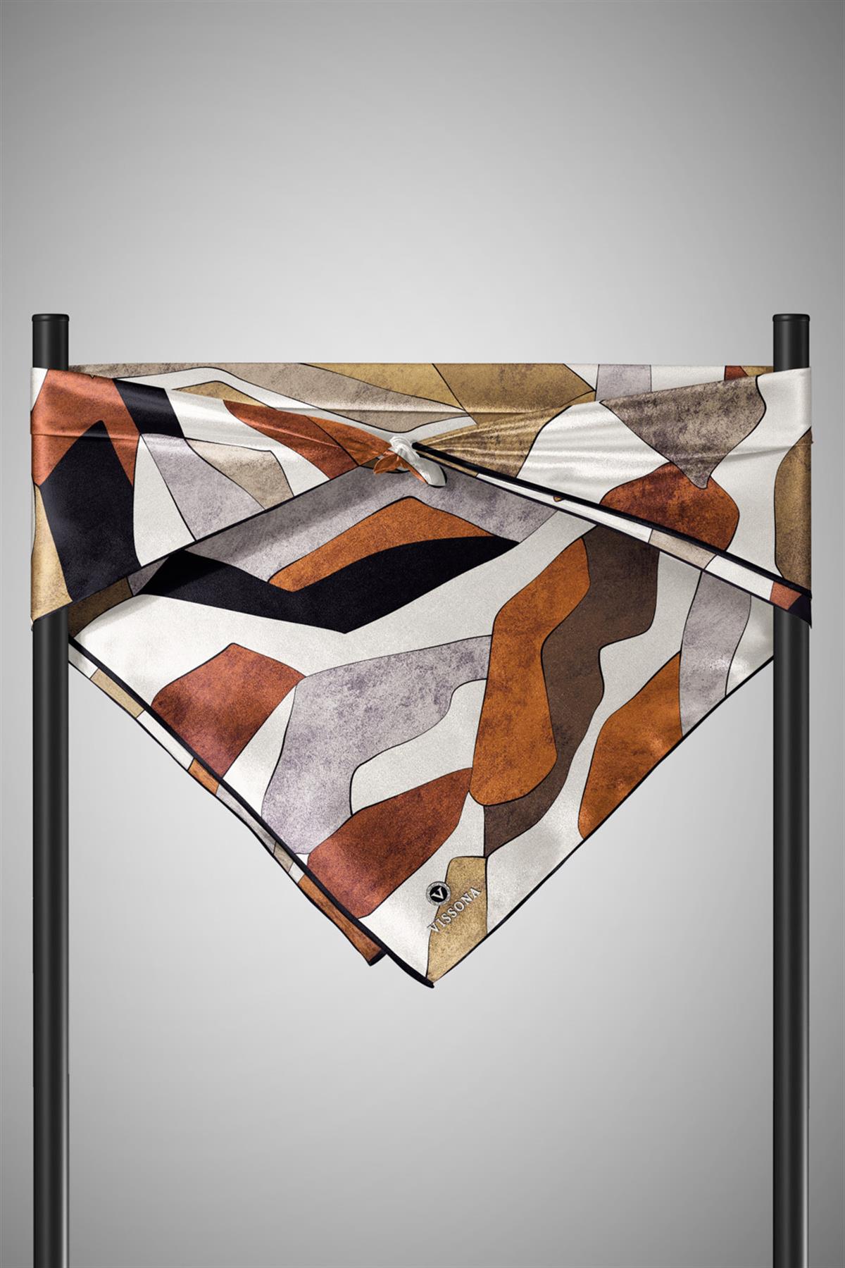 %100 Twill İpek Geometrik Desenli Bej - Taba Renkli 90x90 Eşarp Dikim Şekli : El Dikişi