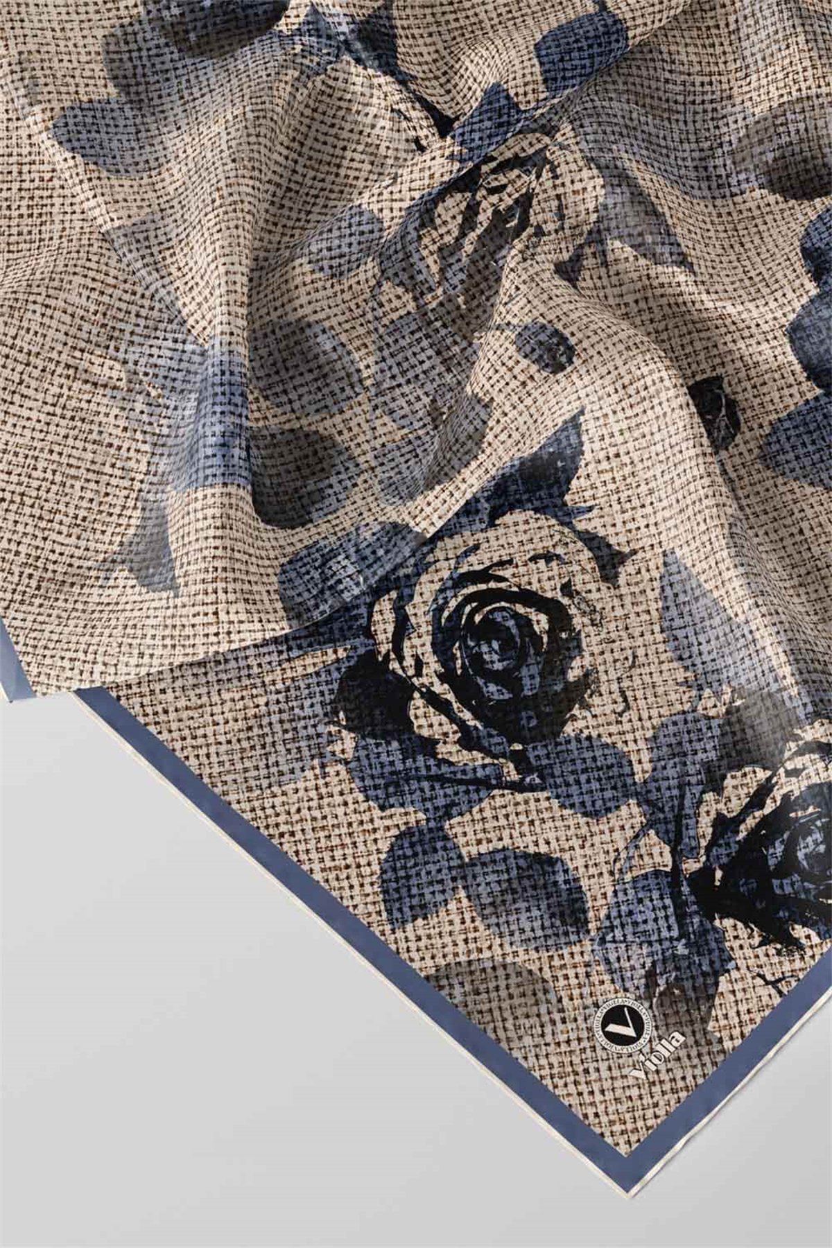 Twill Gül Desenli İndigo Mavisi Renkli 90x90 Eşarp (İpek İçermez) Kenar Dikiş Şekli El Dikişli