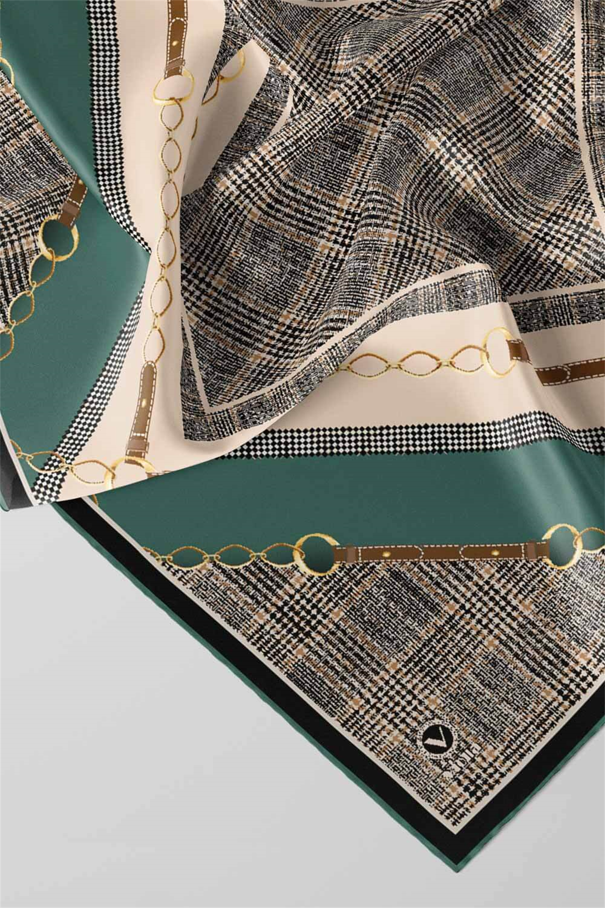 Twill Kemer ve Zincir Detaylı Ekose Desenli Petrol Yeşili Renkli 90x90 Eşarp (İpek İçermez) Kenar Dikiş Şekli El Dikişli