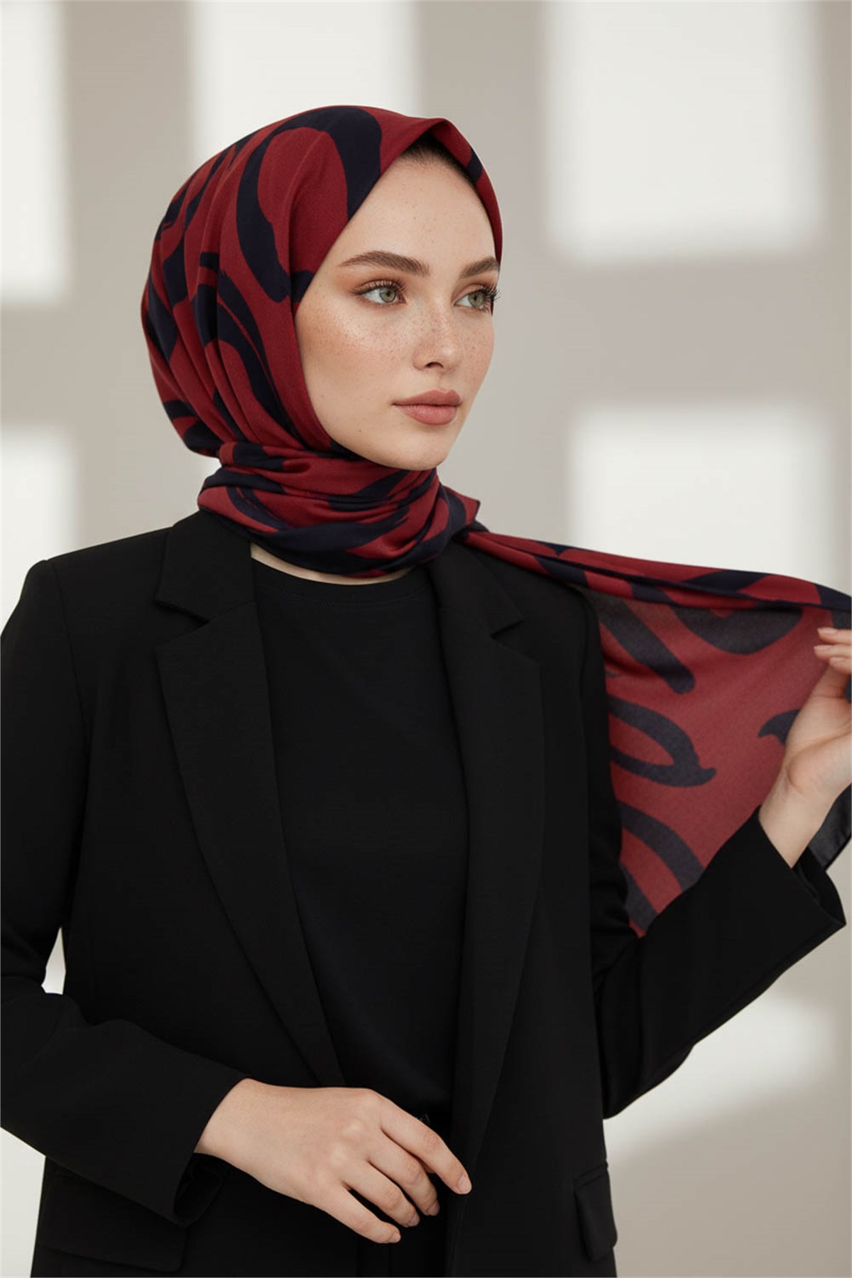 KREP FIRÇA DARBESİ DESENLİ BORDO RENKLİ 75X195 KIRIŞMAZ ŞAL