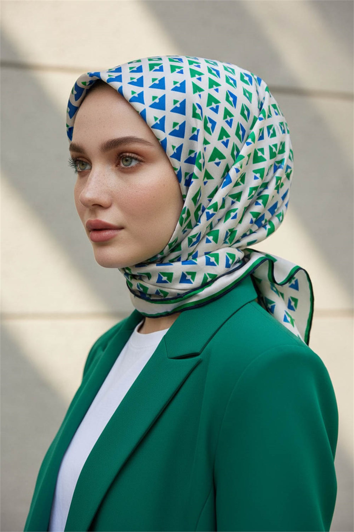 %100 Twill İpek Eşarp 90x90 Benetton Yeşili Saks Geometrik Desenli El Dikişli Kadın Eşarp