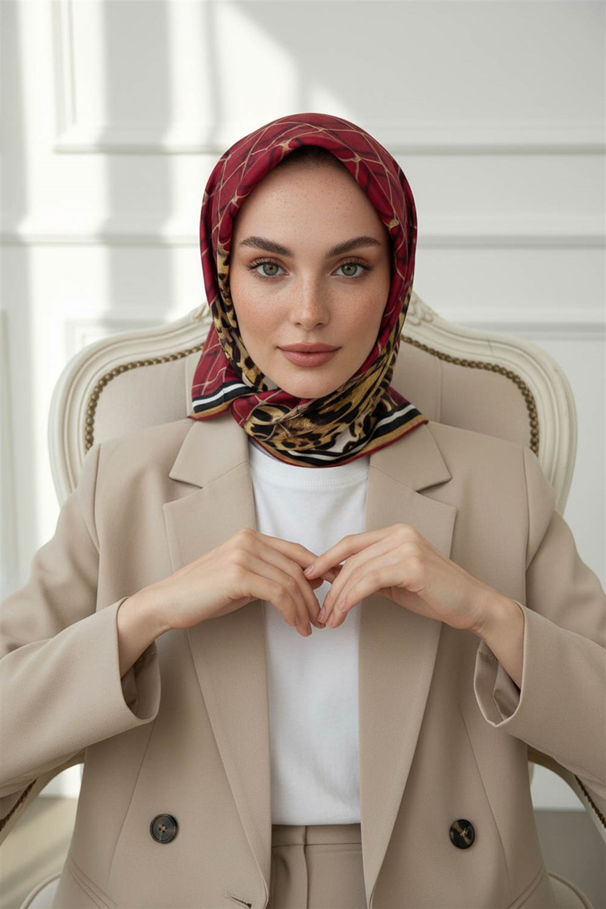 %100 Twill İpek Leopar Desenli Bordo Renkli 90x90 Eşarp Dikim Şekli : El Dikişi