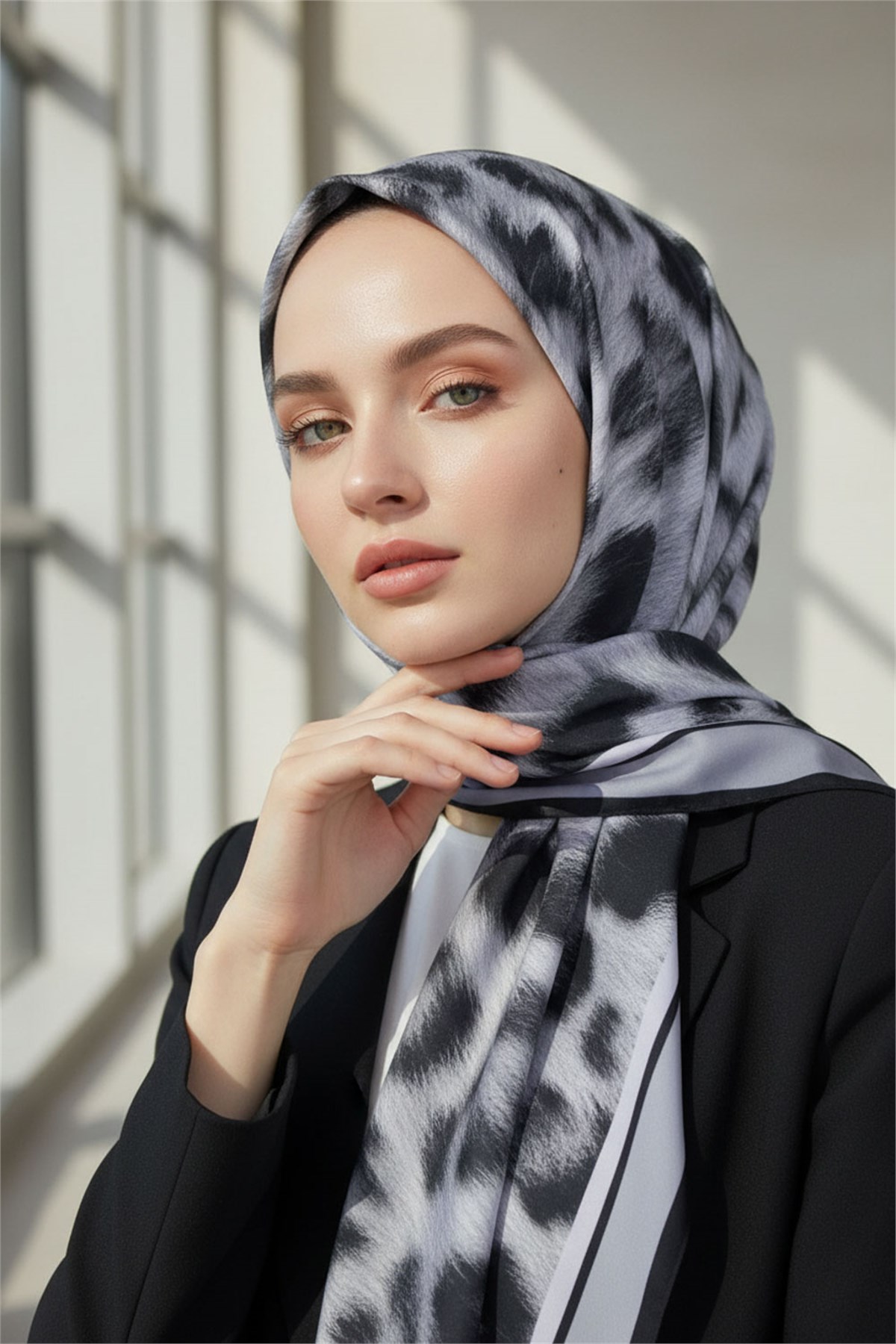 KREP LEOPAR DESENLİ SİYAH RENKLİ 75X195 KIRIŞMAZ ŞAL