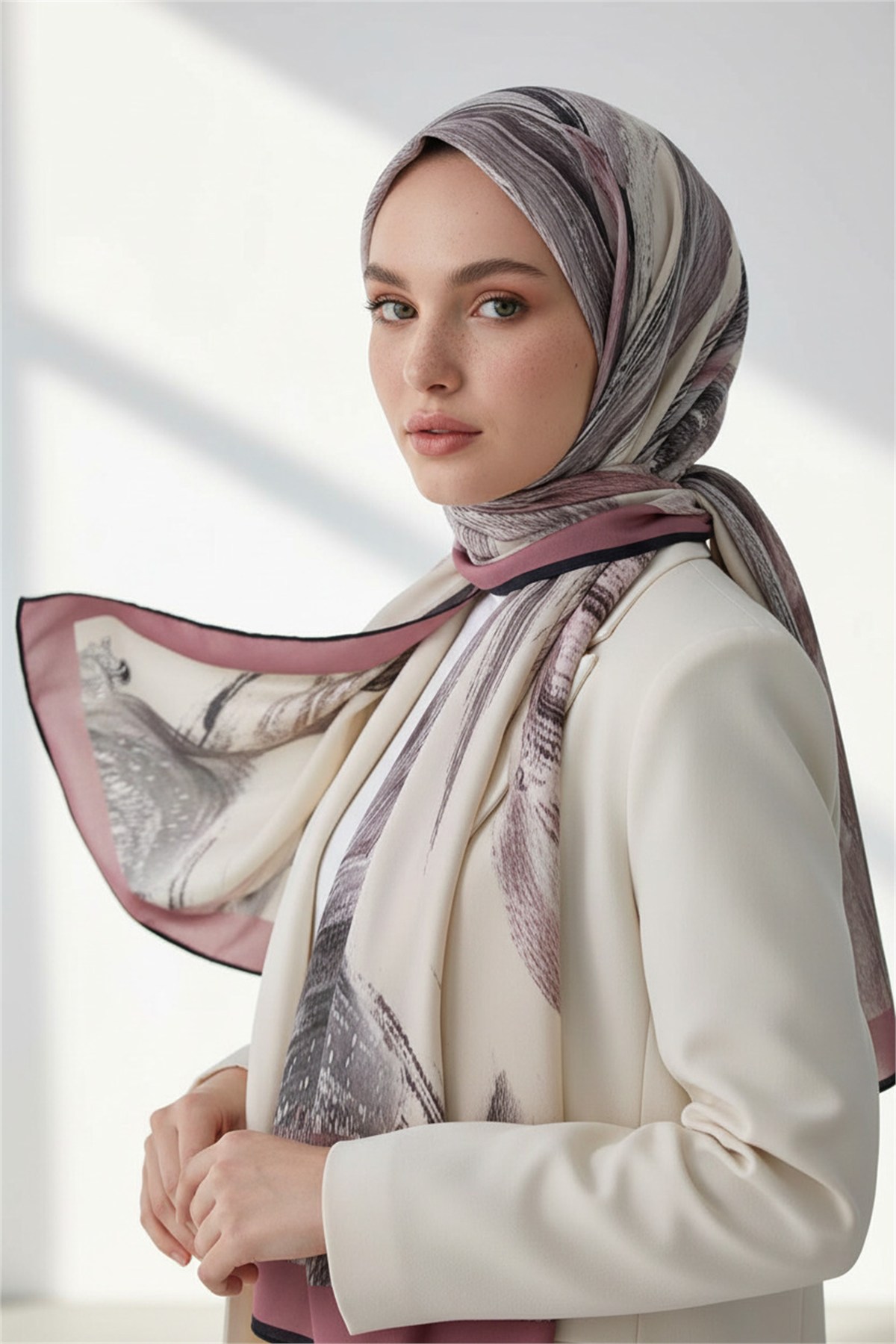 KREP FIRÇA DESENLİ PUDRA RENKLİ 75X195 KIRIŞMAZ ŞAL