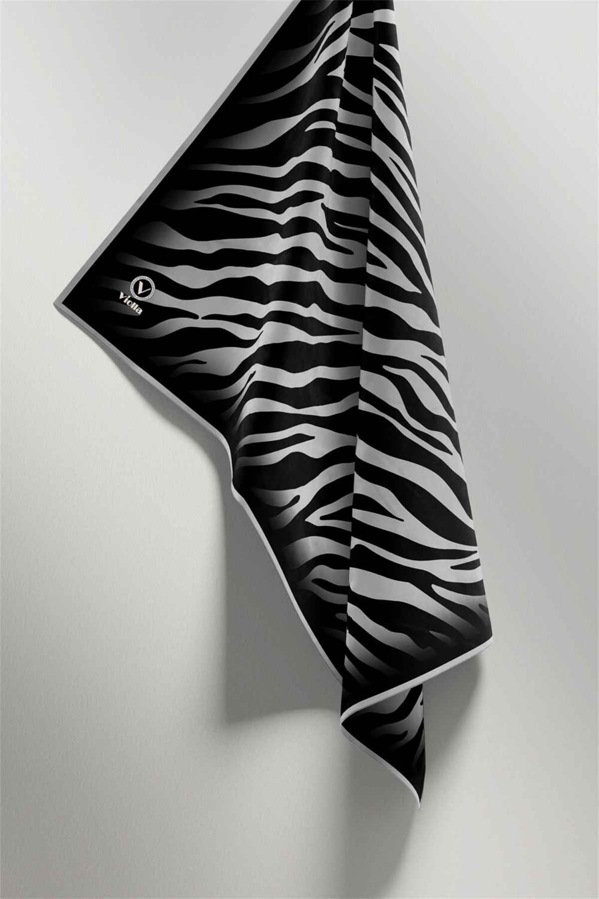 Twill Zebra Desenli Gümüş Renkli 90x90 Eşarp (İpek İçermez) Dikim Şekli : El Dikişi