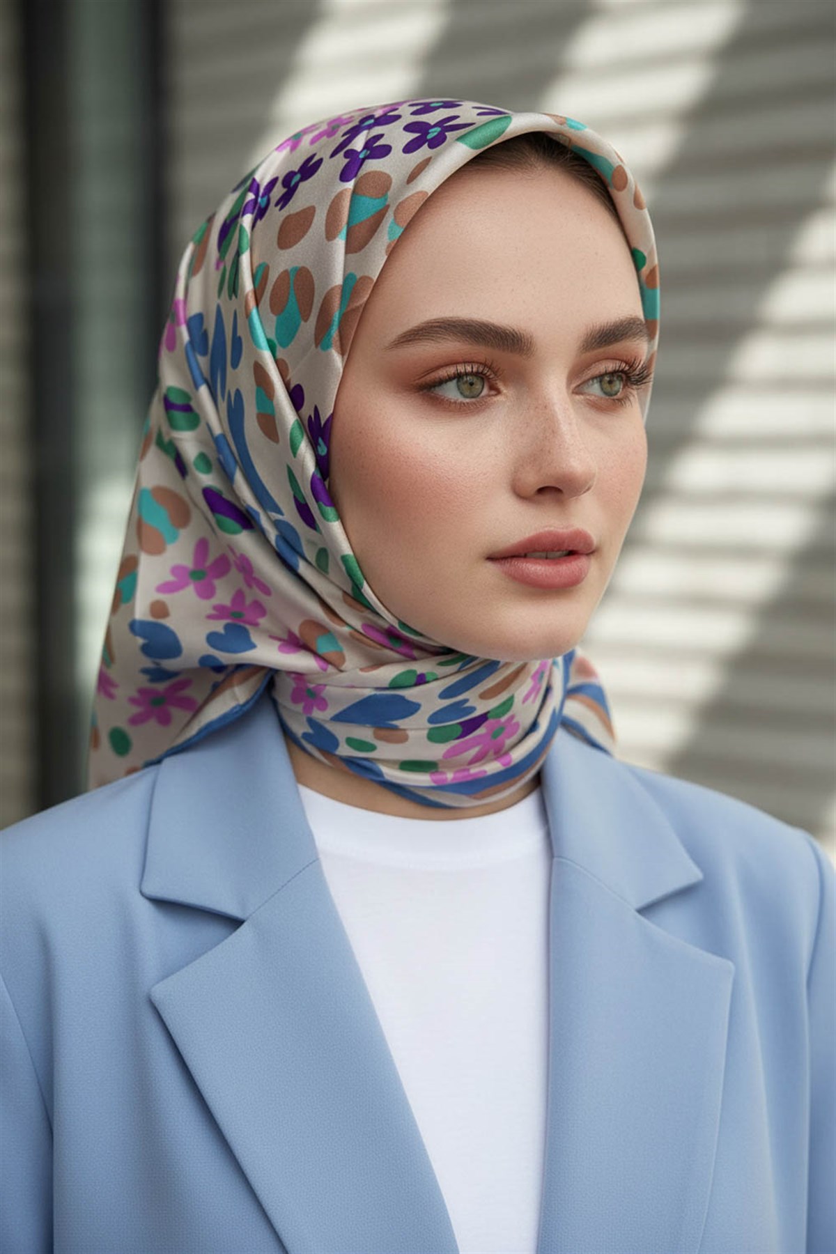 %100 Twill İpek Kalpli Leopar Desenli İndigo - Pembe Renkli 90x90 Eşarp Dikim Şekli : El Dikişi