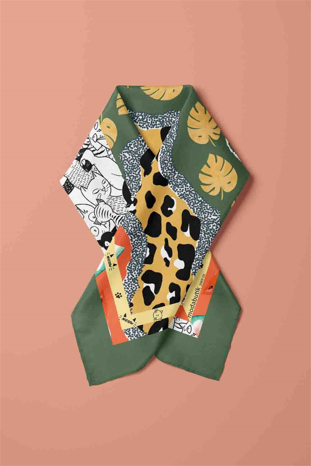 D1 Beyaz Siyah Köpek Bandanası Figür Desenli Premium Özel Üretim 45x45 DG2069