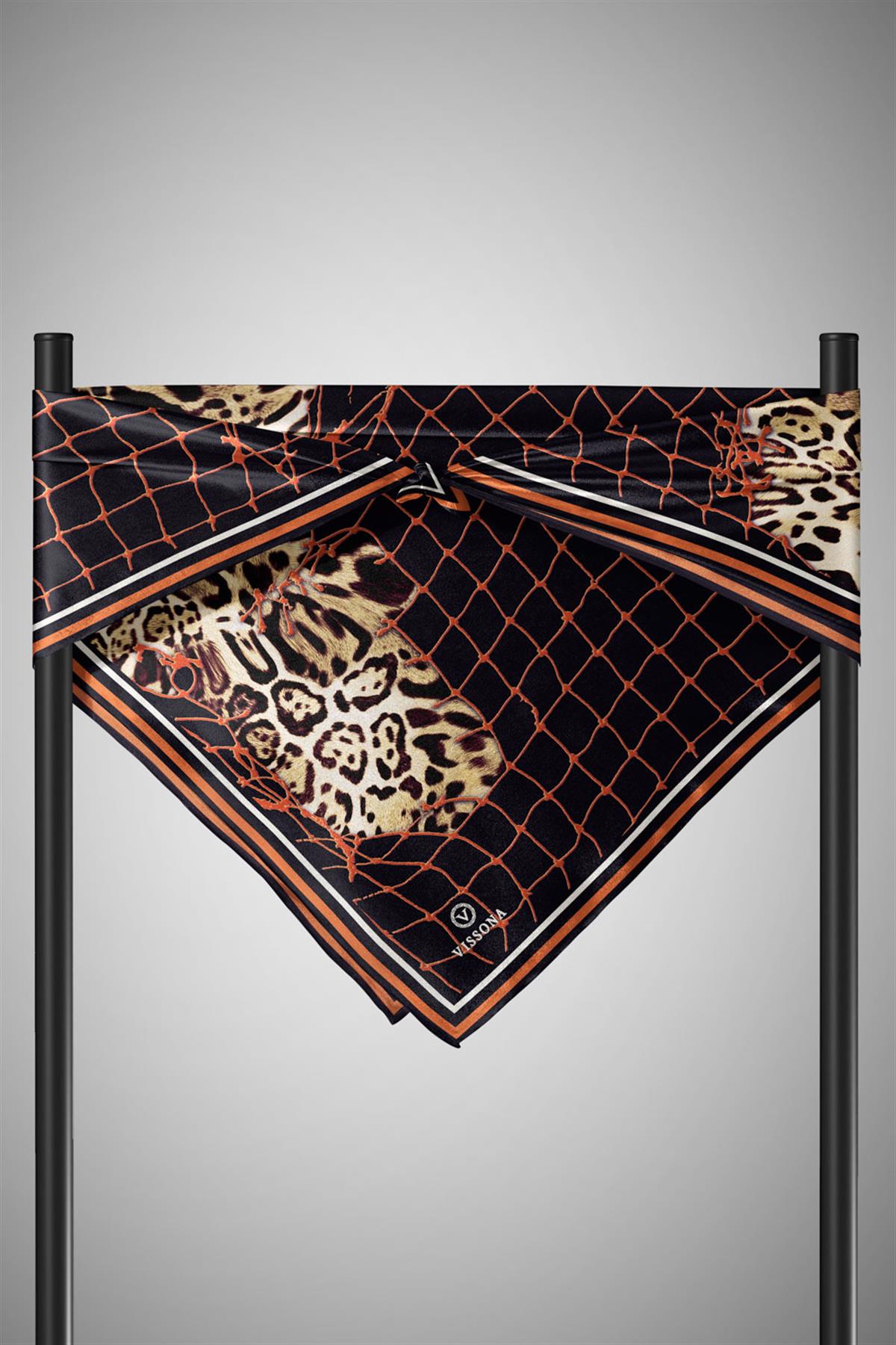 %100 Twill İpek Leopar Desenli Siyah - Taba Renkli 90x90 Eşarp Dikim Şekli : El Dikişi