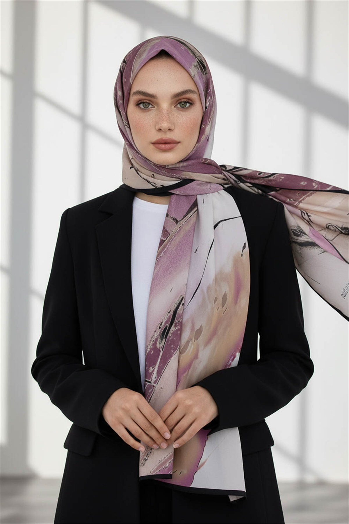 KREP BATİK DESENLİ PUDRA - SİYAH RENKLİ 75X195 KIRIŞMAZ ŞAL
