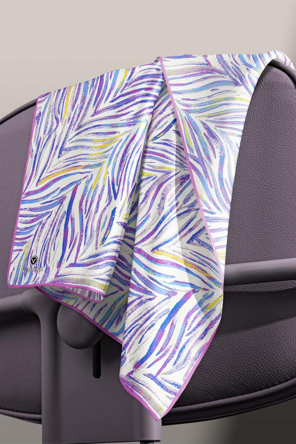 %100 Twill İpek Yaprak Desenli Pembe - Saks Renkli 90x90 Eşarp Dikim Şekli : El Dikişi