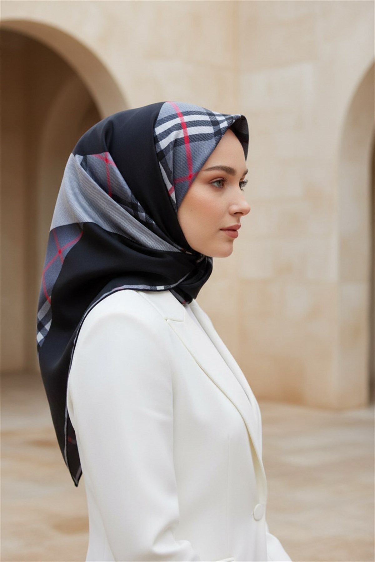 %100 Twill İpek Ekose Desenli Gri - Siyah Renkli 90x90 Eşarp Dikim Şekli : El Dikişi