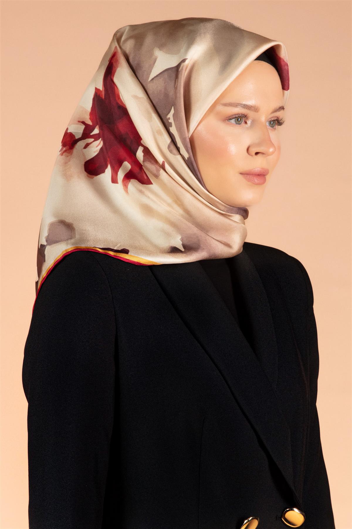 %100 Twill İpek Yaprak Desenli Bej - Bordo Renkli 90x90 Eşarp Dikim Şekli : El Dikişi