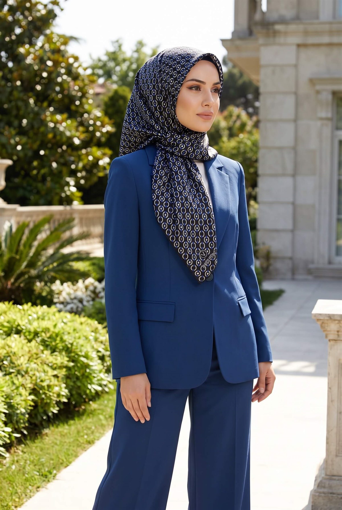 %100 Twill İpek Zincir Desenli Siyah - Saks Renkli 90x90 Eşarp Kenar Dikiş Şekli El Dikişli