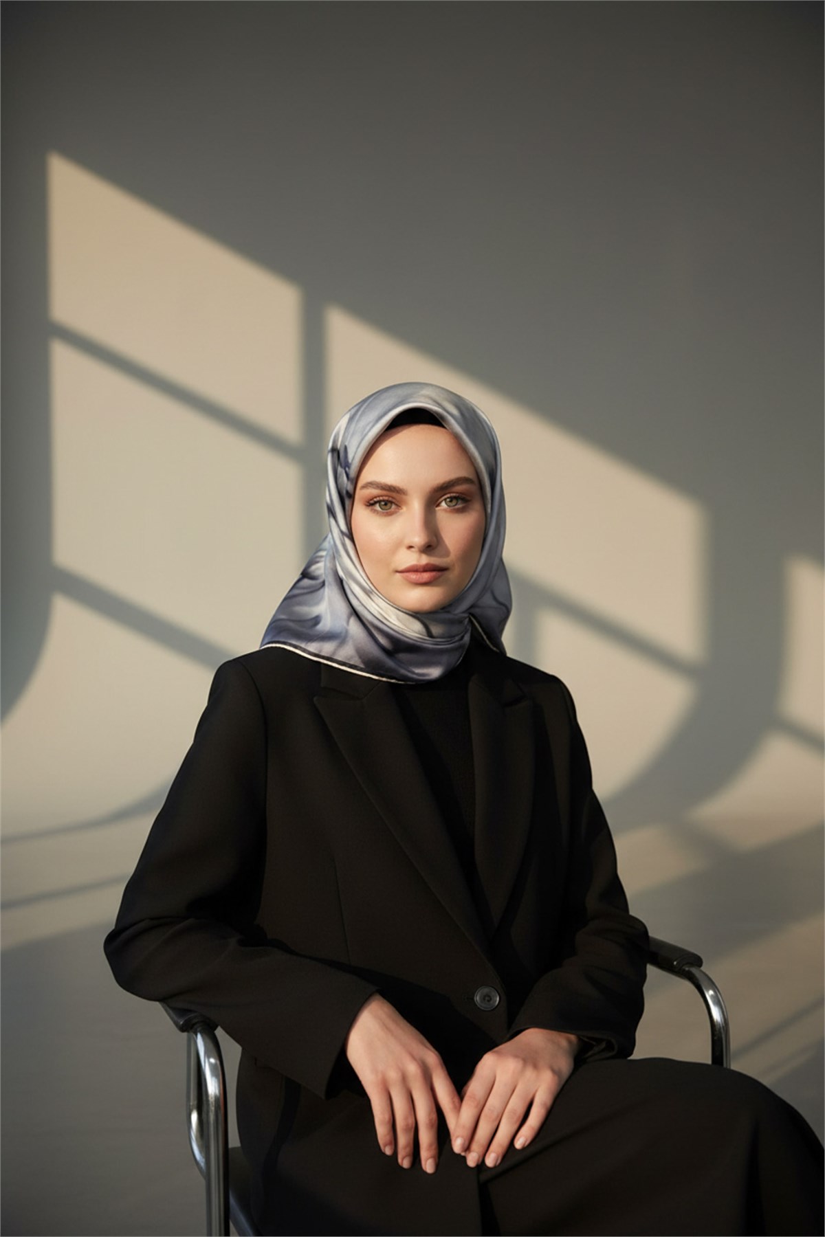%100 Twill İpek Eşarp 90x90 Çiçek Desenli El Dikişli Kadın Eşarp