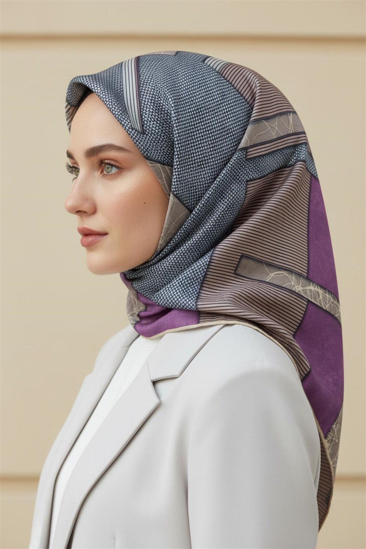 %100 Twill İpek Geometrik Desenli Vizon - Pudra Renkli 90x90 Eşarp Dikim Şekli : El Dikişi
