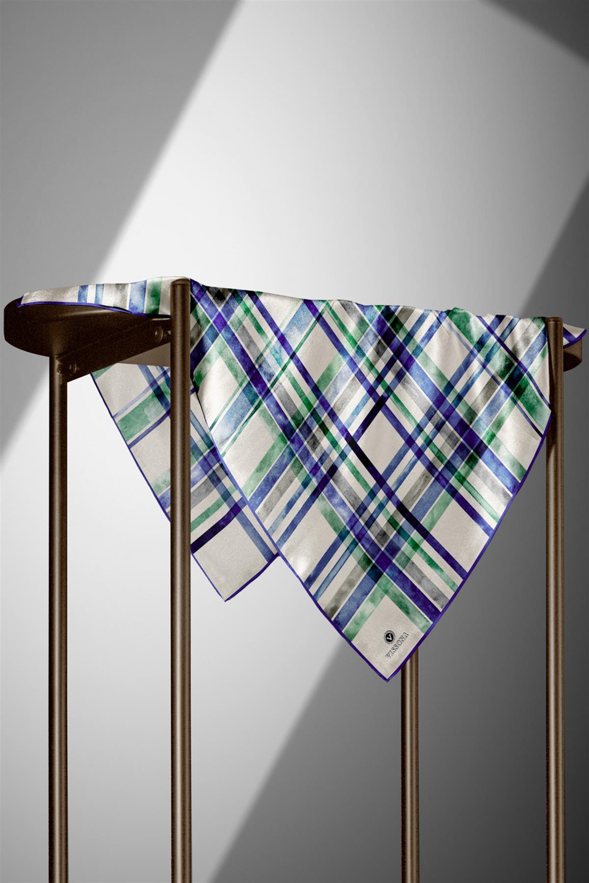 %100 Twill İpek Ekose Desenli Saks - Zümrüt Yeşili Renkli 90x90 Eşarp Kenar Dikiş Şekli El Dikişli