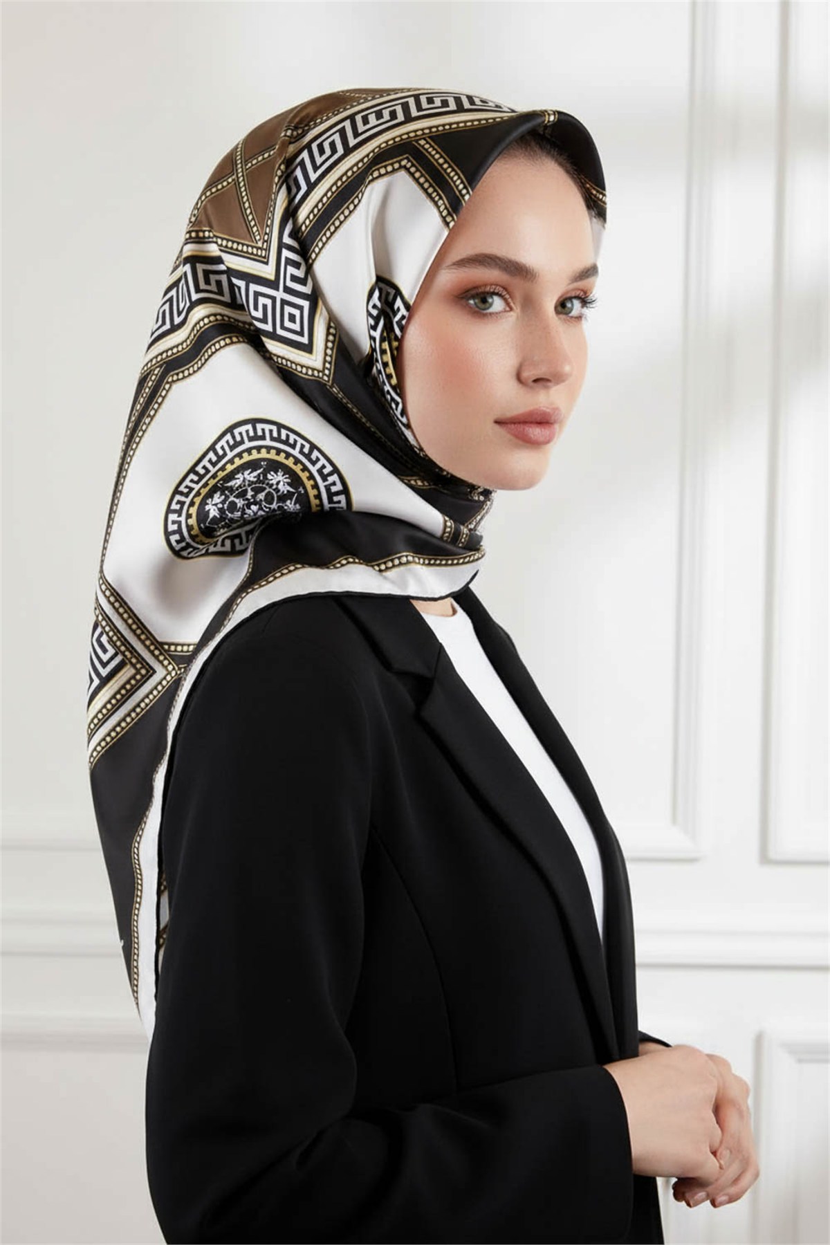 Twill Barok Desenli Vizon Renkli 90x90 Eşarp (İpek İçermez) Kenar Dikiş Şekli El Dikişli