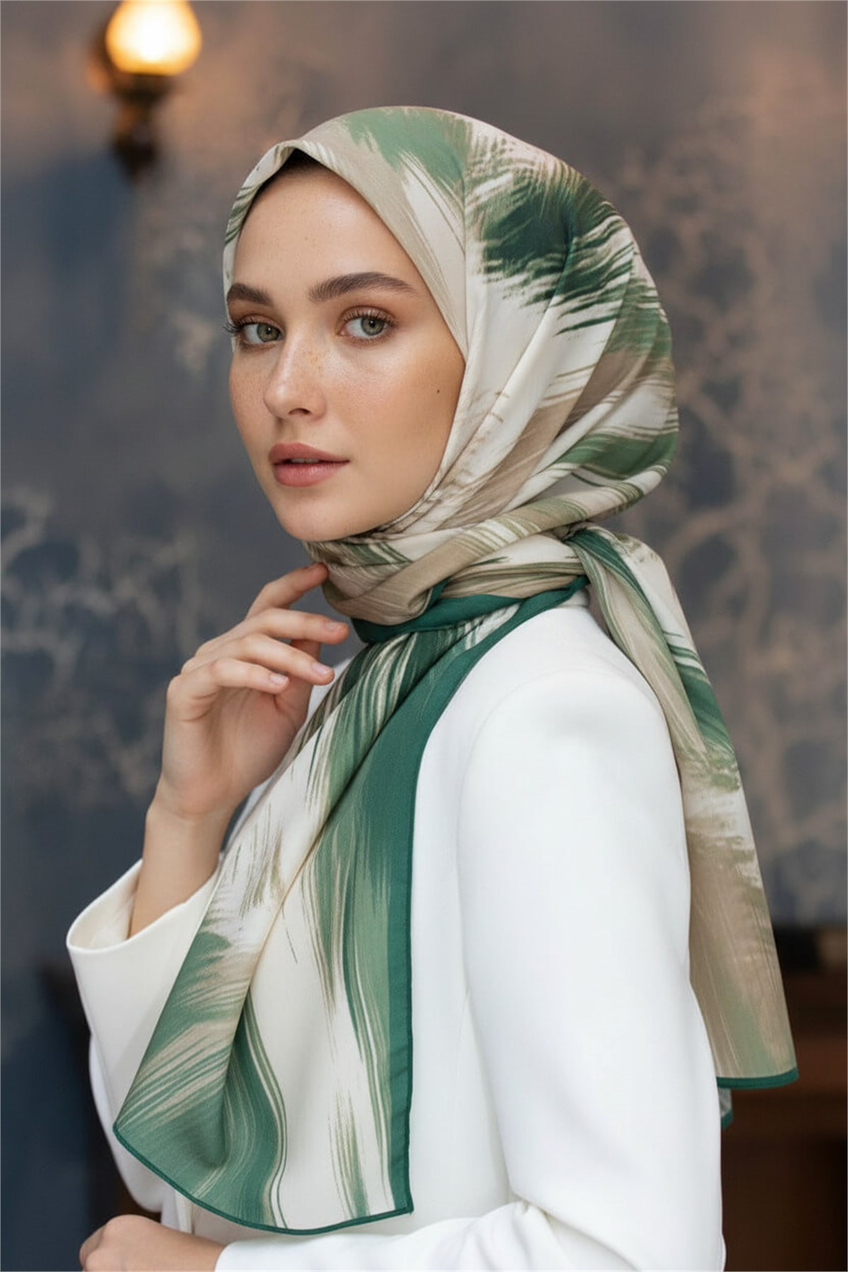 KREP GEOMETRİK DESENLİ PETROL YEŞİLİ RENKLİ 75X195 KIRIŞMAZ ŞAL