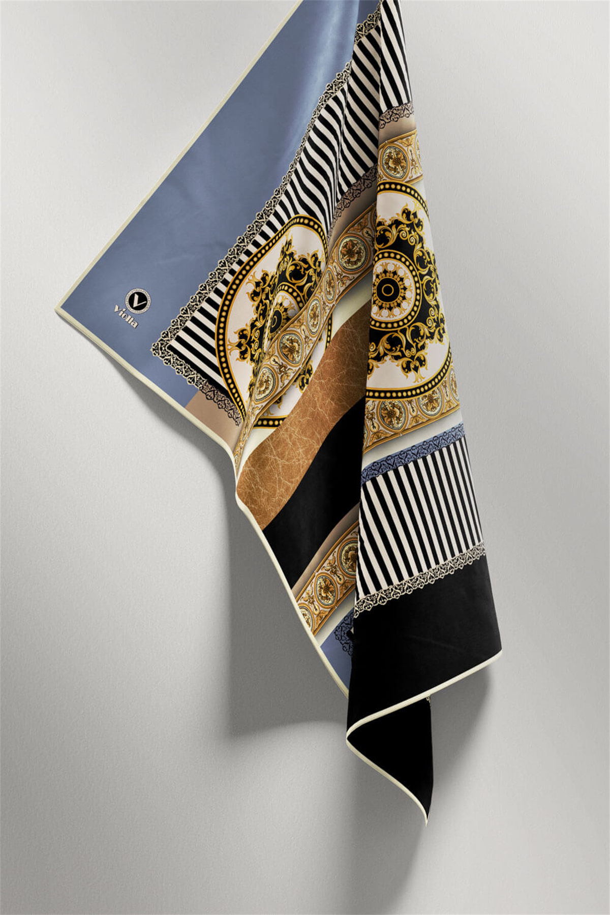 Twill Çizgili ve Barok Desenli Bebe Mavisi Renkli 90x90 Eşarp (İpek İçermez) Kenar Dikiş Şekli El Dikişli