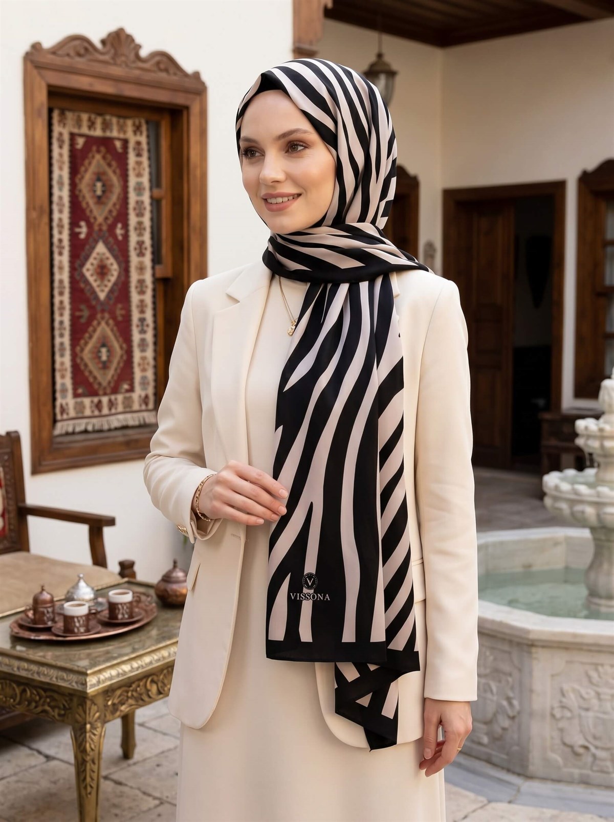 KREP KIRIŞMAZ ŞAL ZEBRA DESENLİ SİYAH - SÜTLÜKAHVE RENKLİ 75X195