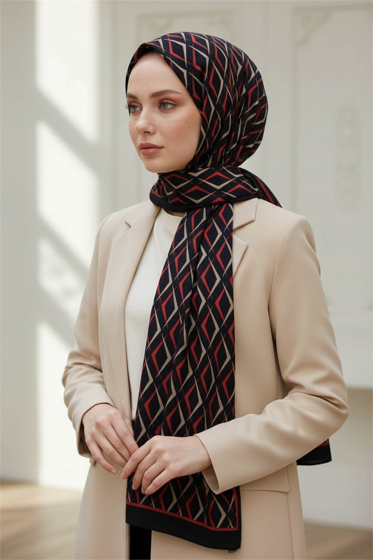 KREP GEOMETRİK DESENLİ SİYAH - BORDO RENKLİ 75X195 KIRIŞMAZ ŞAL