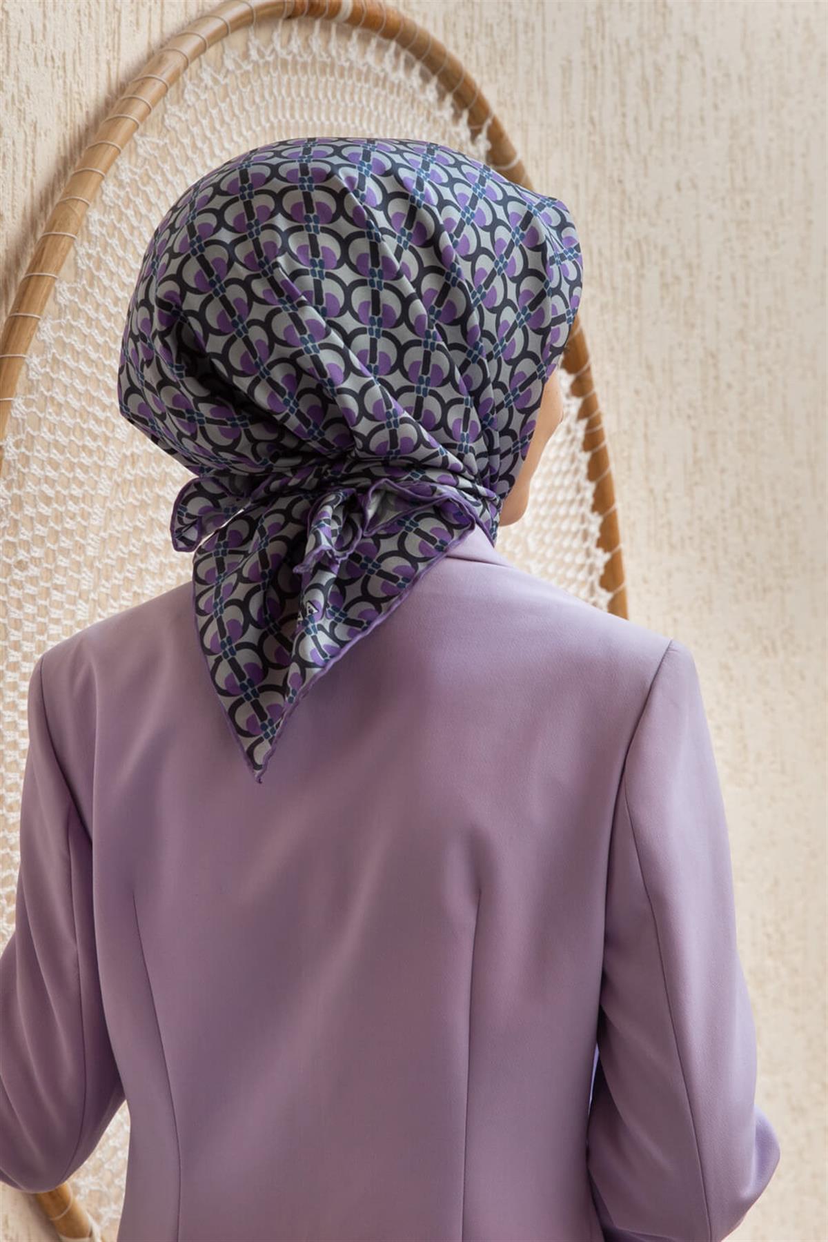 %100 Twill İpek Geometrik Desenli Lila Renkli 90x90 Eşarp Dikim Şekli : El Dikişi