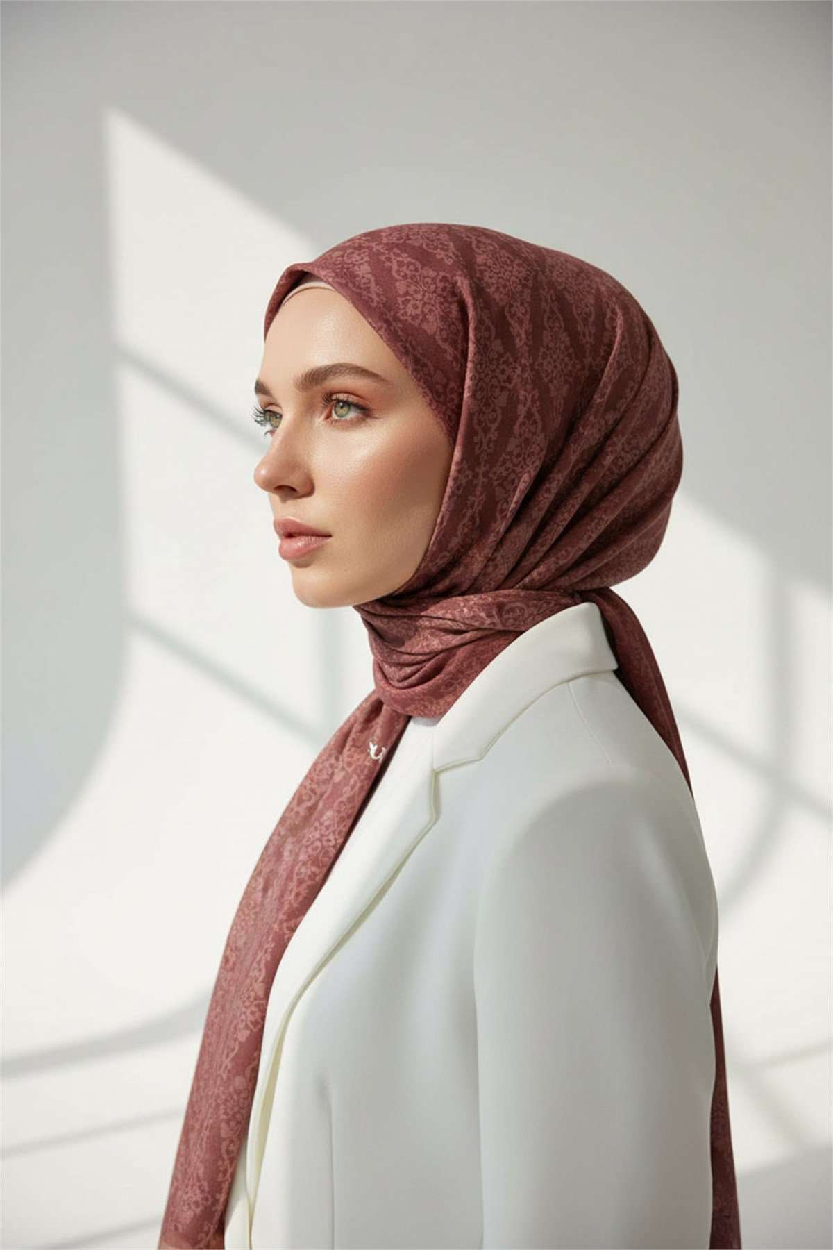 KREP BAROK DESENLİ TABA RENKLİ KIRIŞMAZ ŞAL
