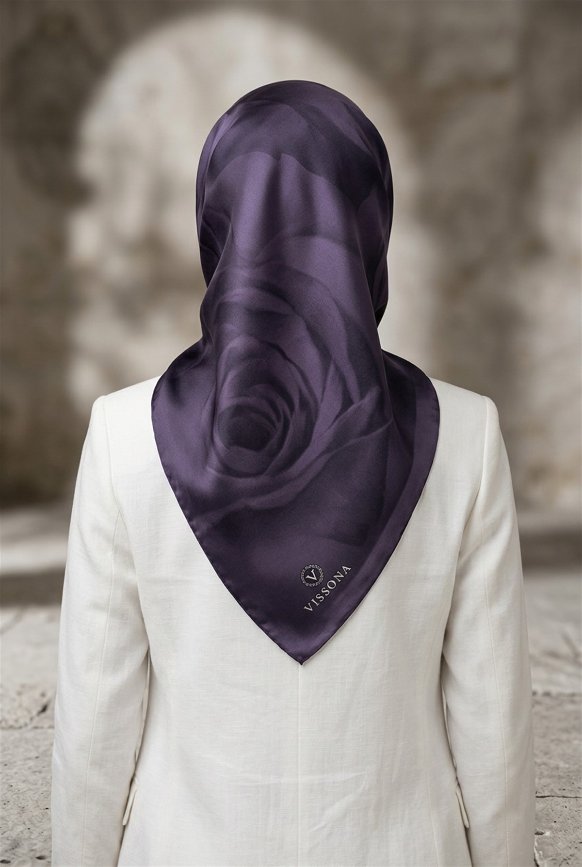 %100 Twill İpek Gül Desenli Lila Renkli 90x90 Eşarp Dikim Şekli : El Dikişi
